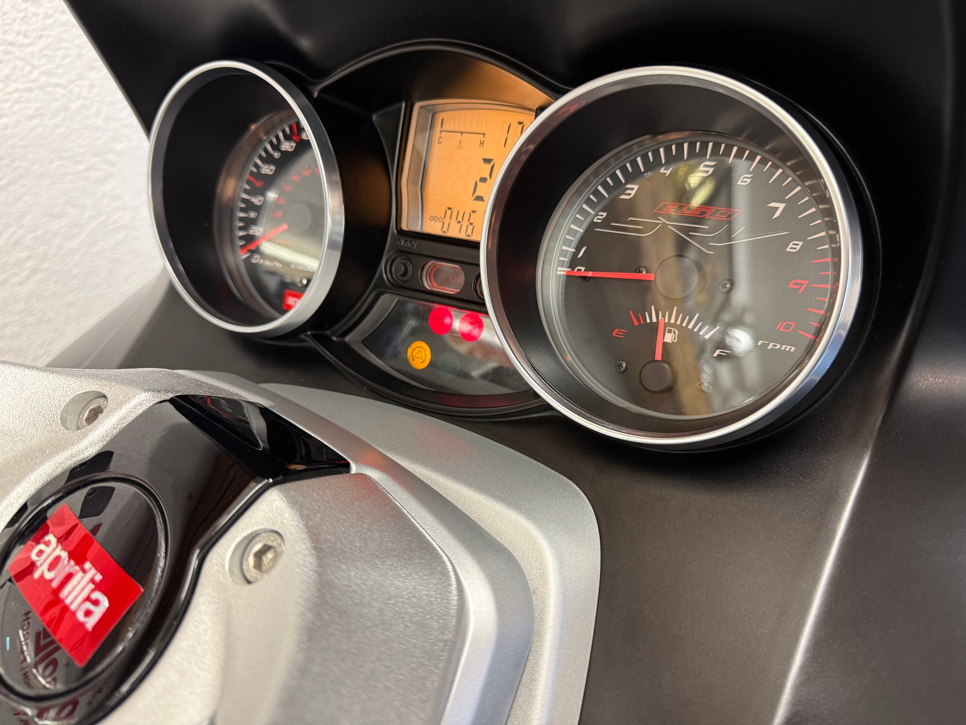 APRILIA SRV 850 ABS / TC-image-2