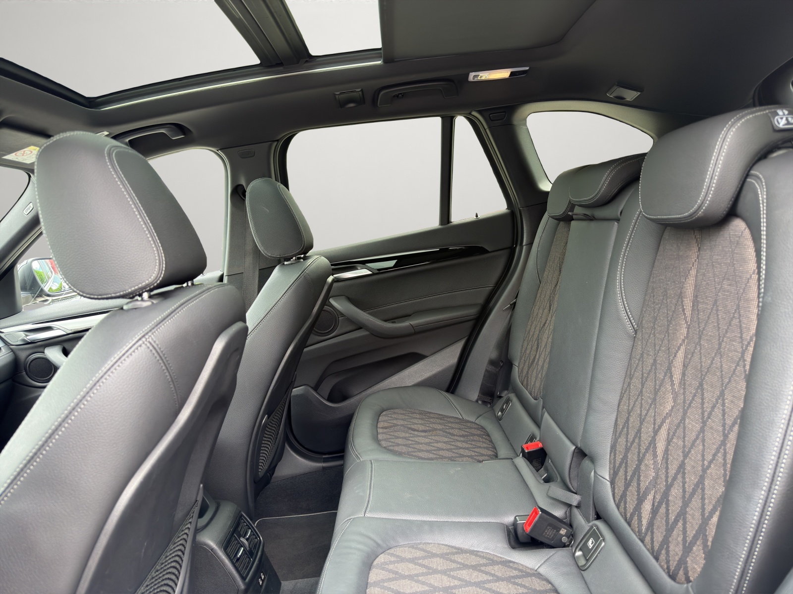 BMW X1 F48 25d xDrive-image-15