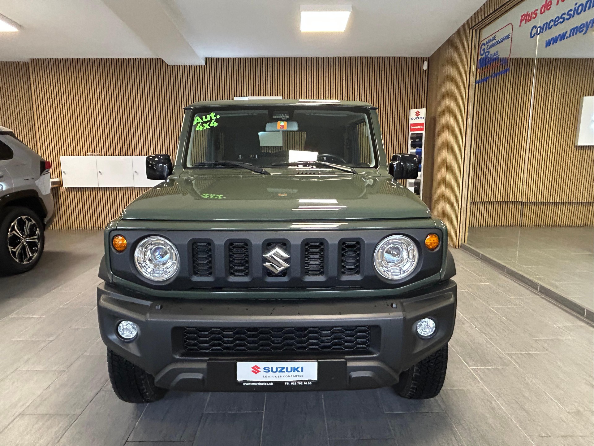 SUZUKI Jimny 1.5 Compact Top Automatique 4 Place/4Platz-showroom-element-2