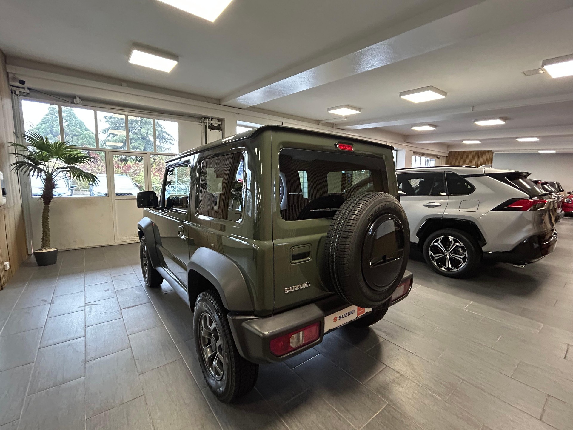 SUZUKI Jimny 1.5 Compact Top Automatique 4 Place/4Platz-image-4
