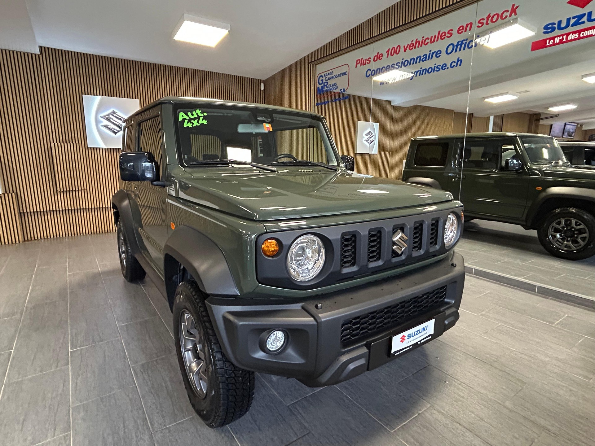 SUZUKI Jimny 1.5 Compact Top Automatique 4 Place/4Platz-showroom-element-1
