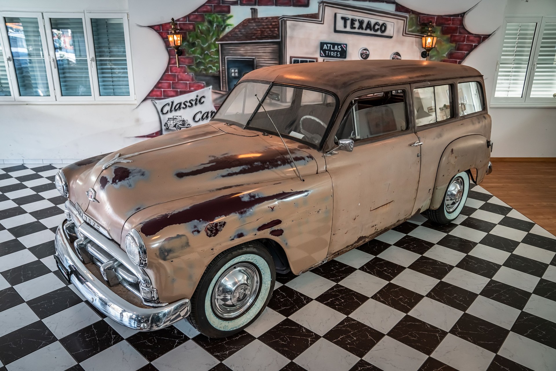 PLYMOUTH P20 DeLuxe