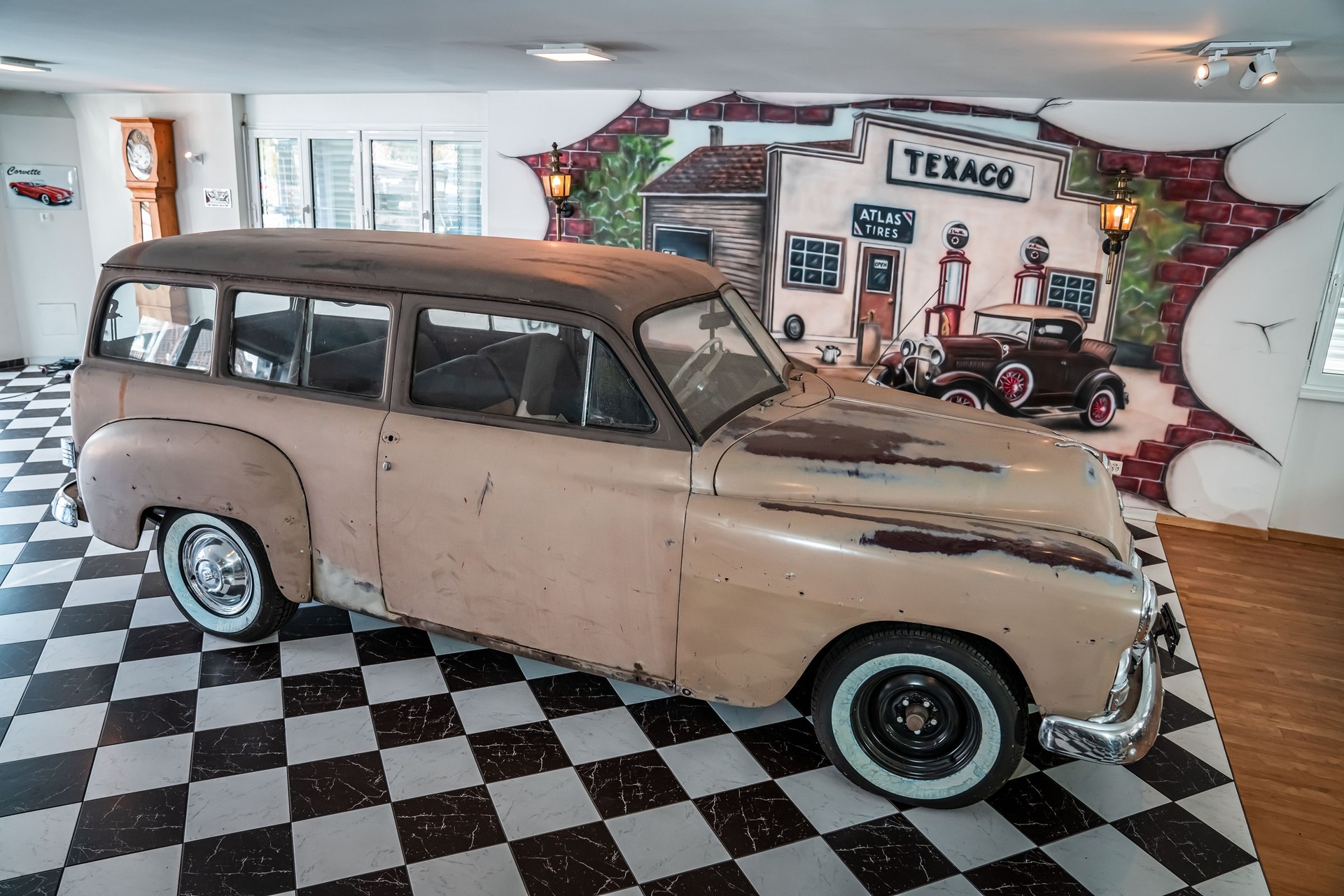 PLYMOUTH P20 DeLuxe-image-2
