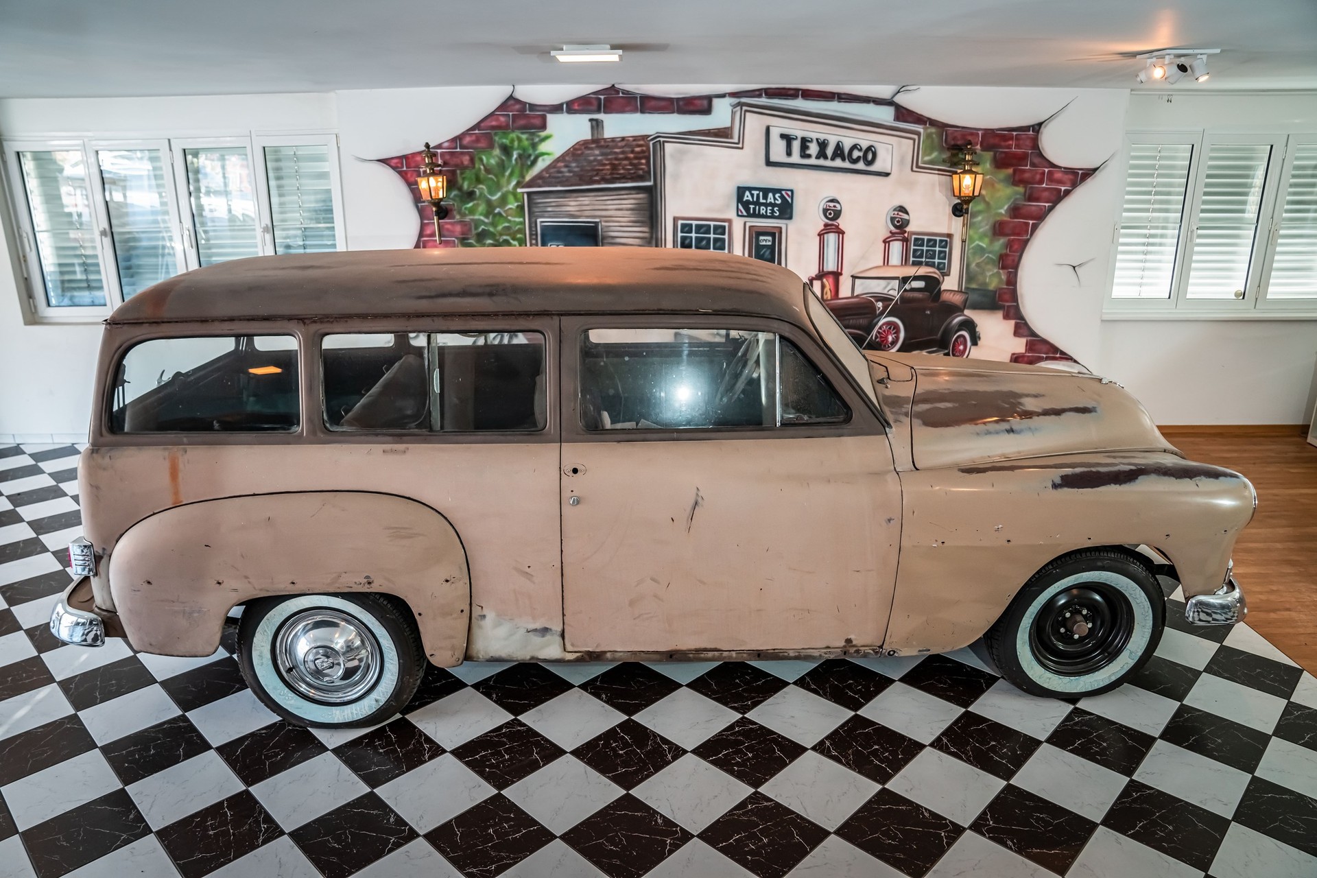 PLYMOUTH P20 DeLuxe-image-3