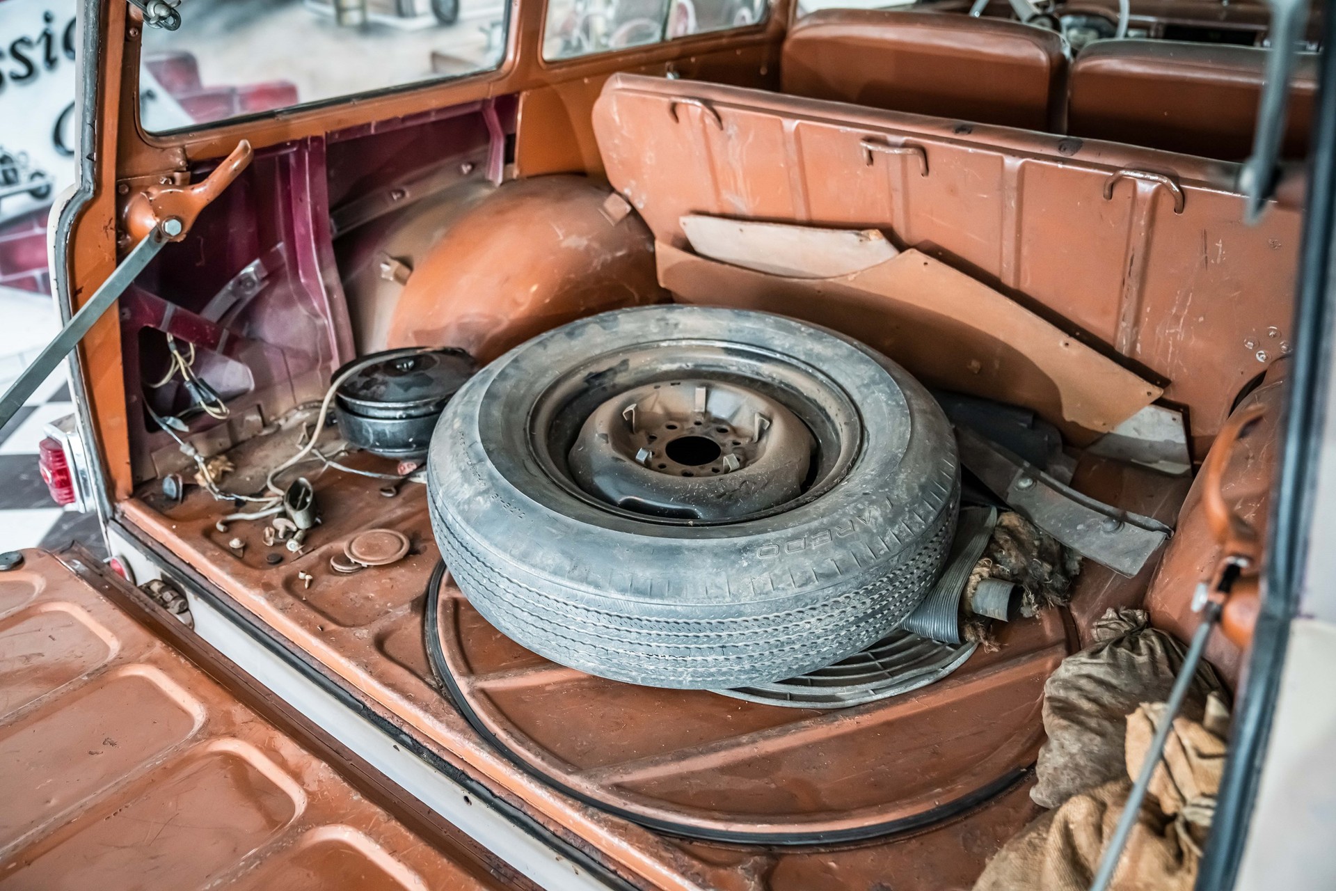 PLYMOUTH P20 DeLuxe-image-9