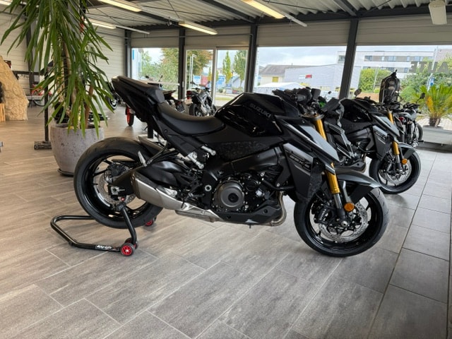 SUZUKI GSX-S 1000