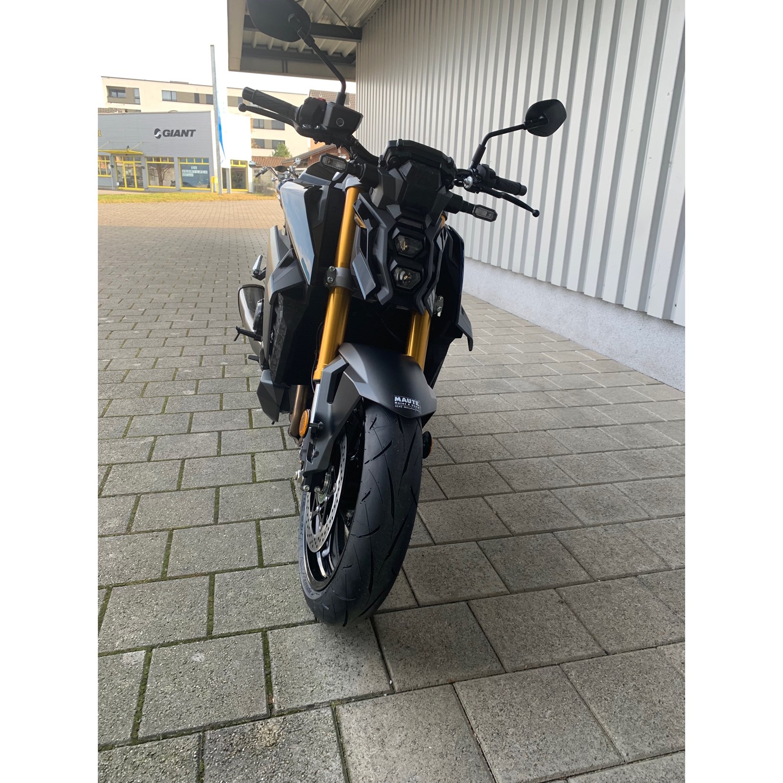 SUZUKI GSX-S 1000-image-4