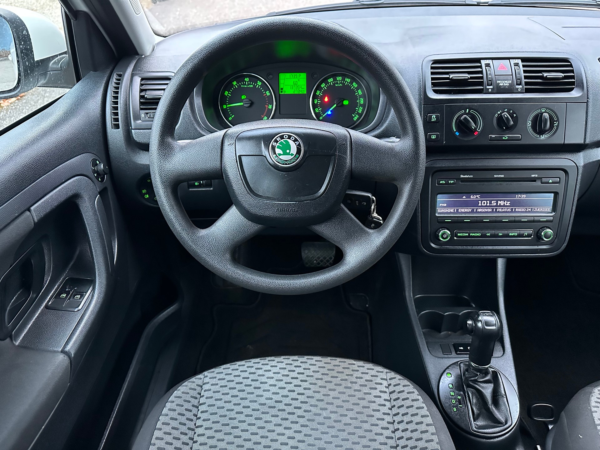 SKODA Fabia 1.2 TSI Ambiente DSG-image-7