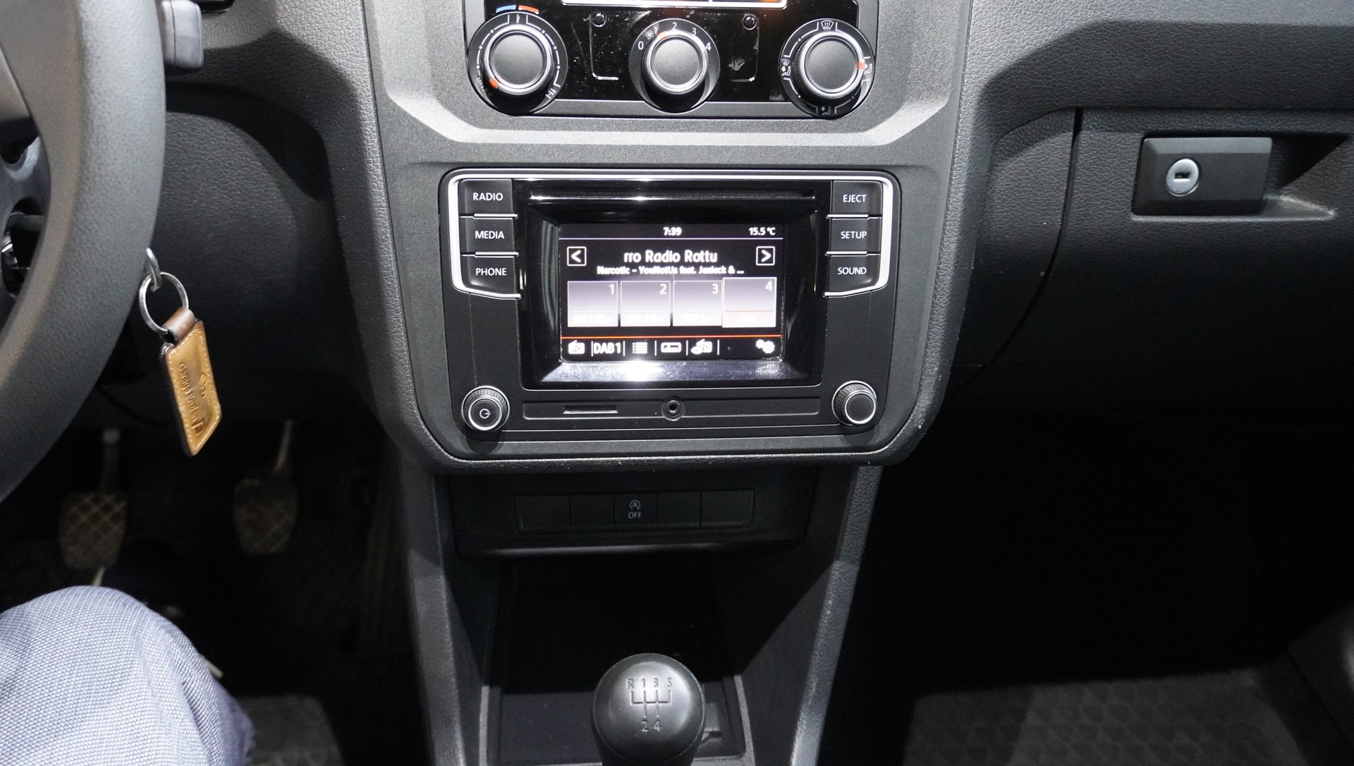 VW Caddy 1.0 TSI Entry BlueMotion Technology-image-4