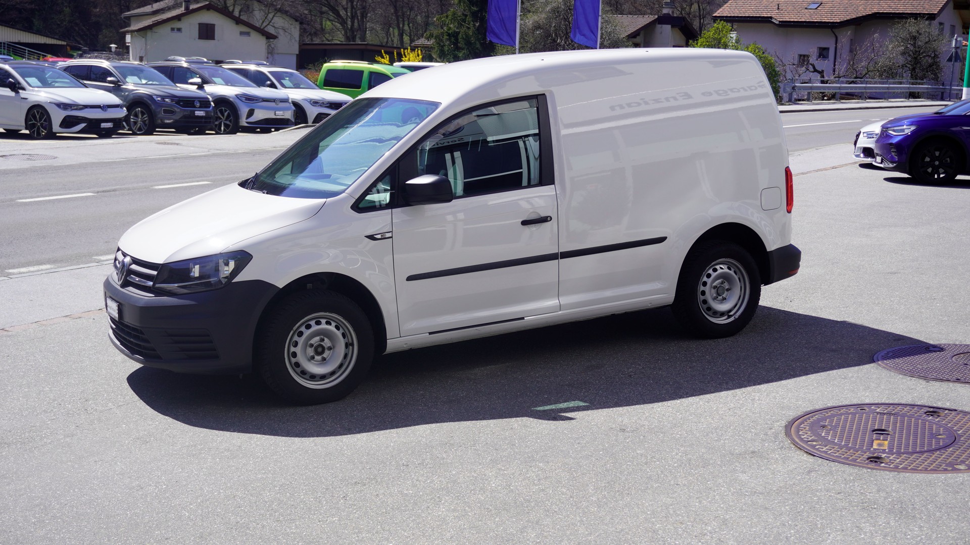 VW Caddy 1.0 TSI Entry BlueMotion Technology-image-14
