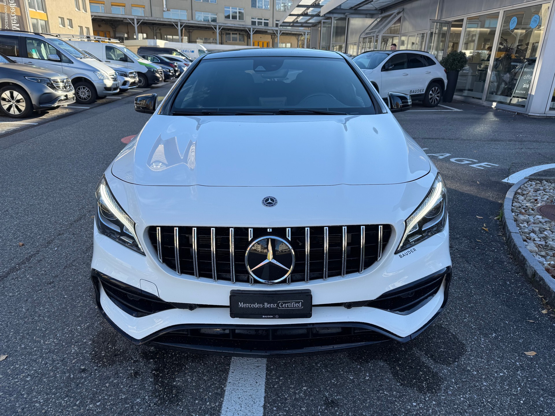 MERCEDES-BENZ CLA 45 AMG 4Matic-showroom-element-1