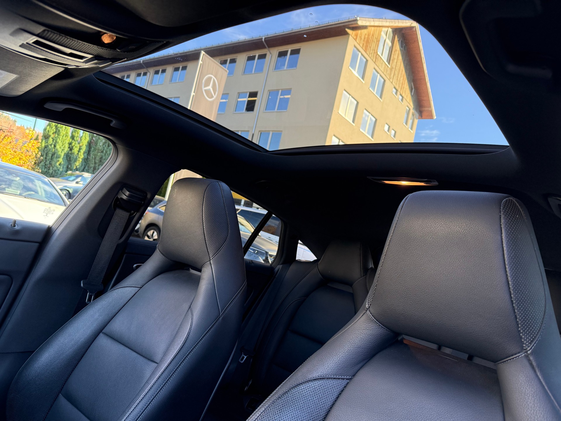 MERCEDES-BENZ CLA 45 AMG 4Matic-image-10