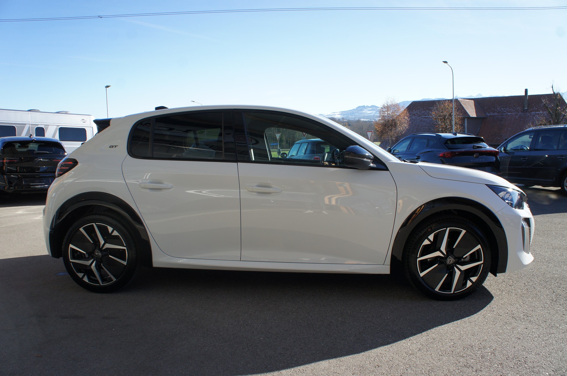 PEUGEOT 208 1.2 MHEV 145 GT-image-5