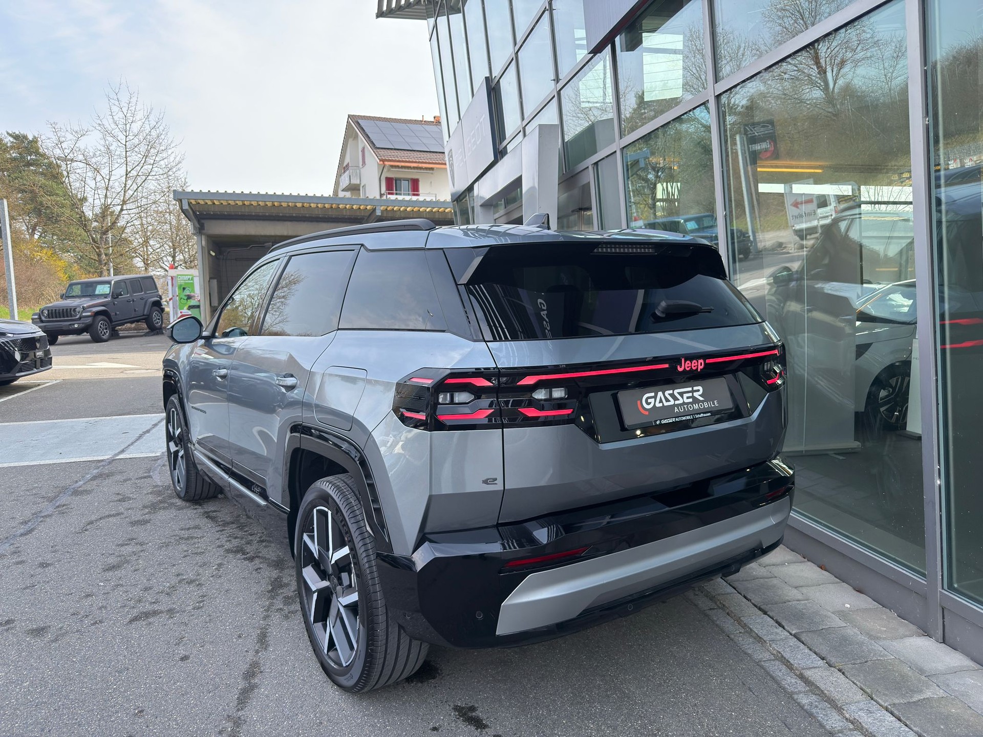 JEEP Compass Elektro 74kWh First Edition-showroom-element-2