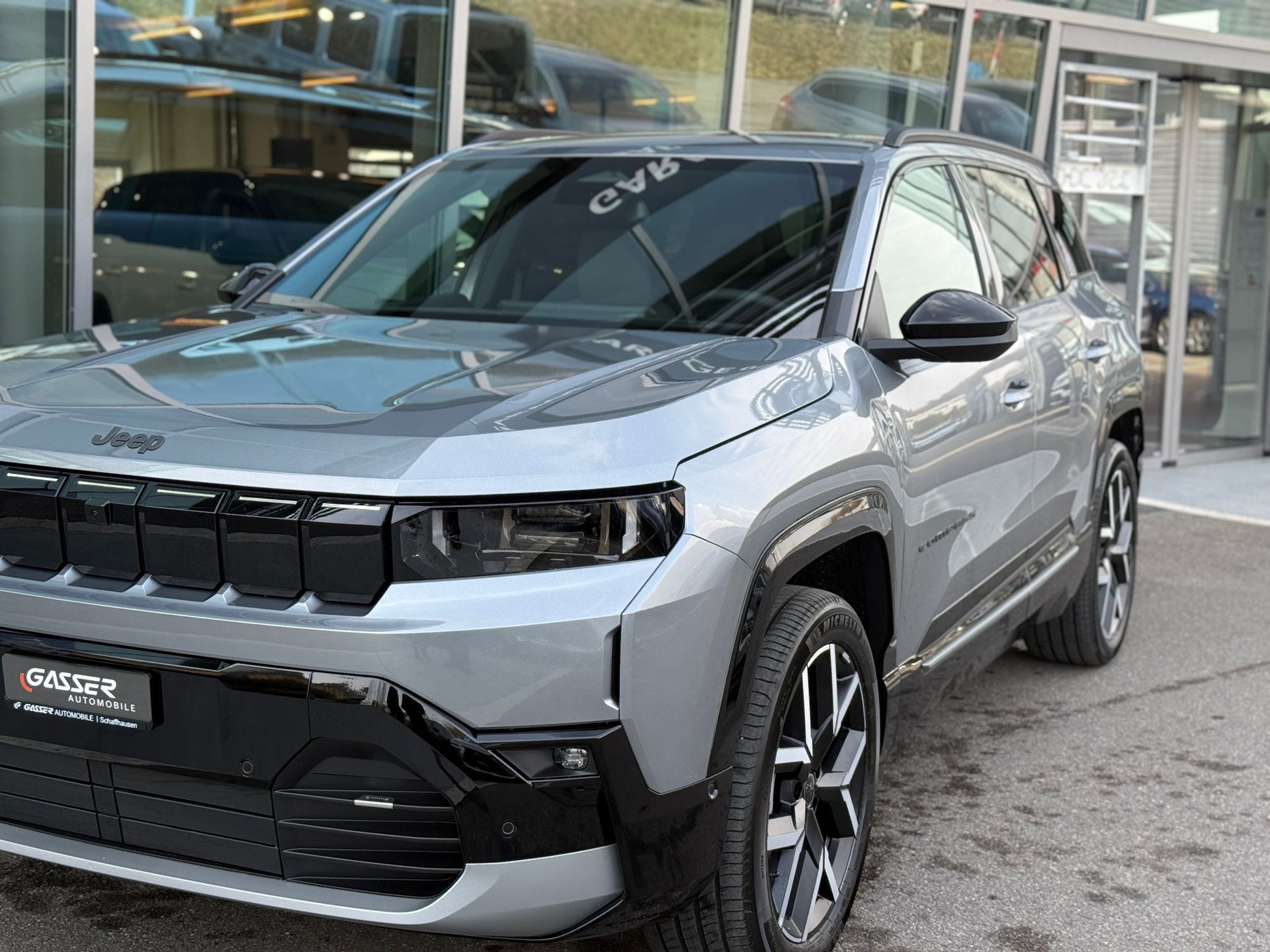 JEEP Compass Elektro 74kWh First Edition-showroom-element-3