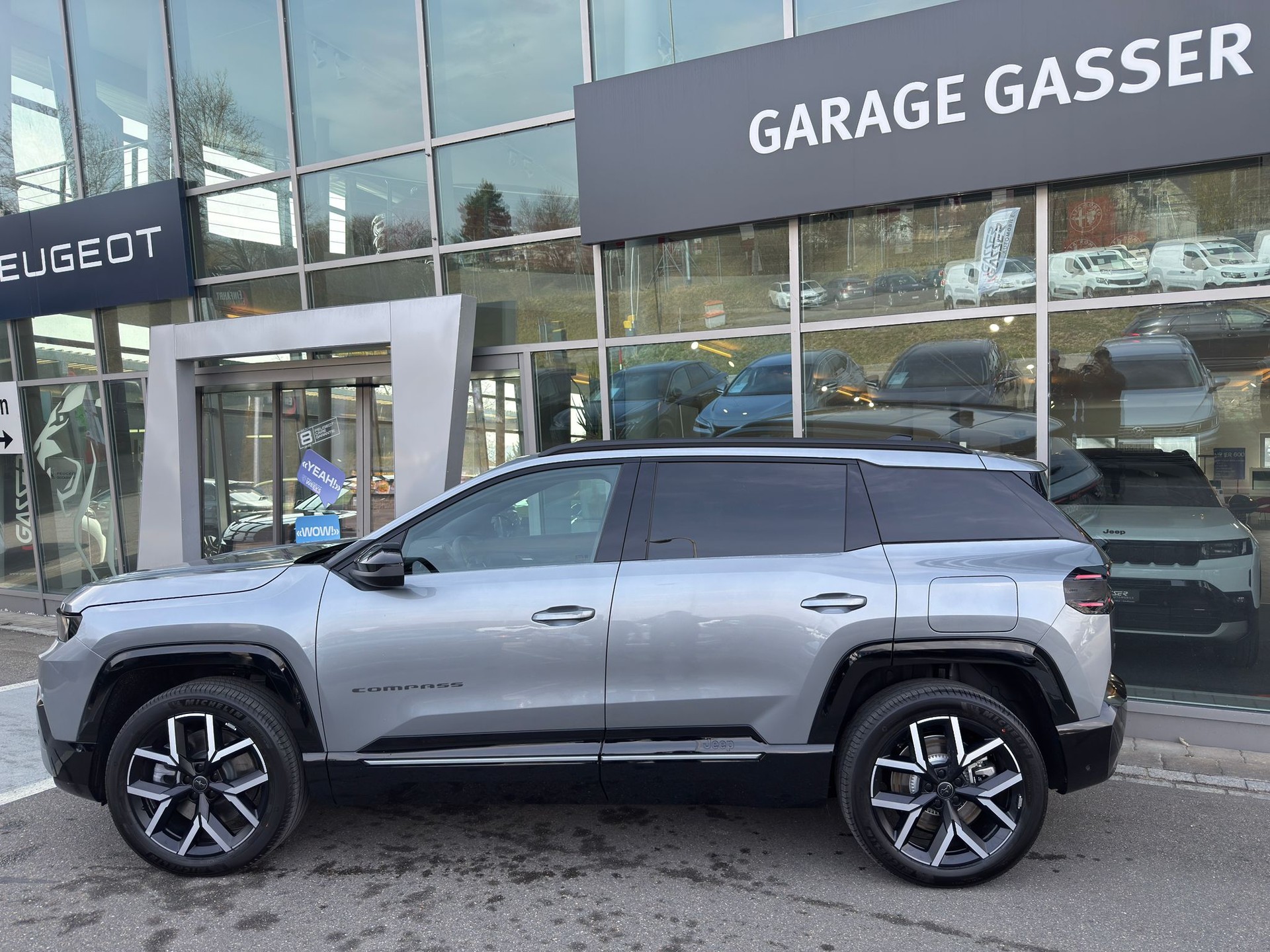 JEEP Compass Elektro 74kWh First Edition-showroom-element-1