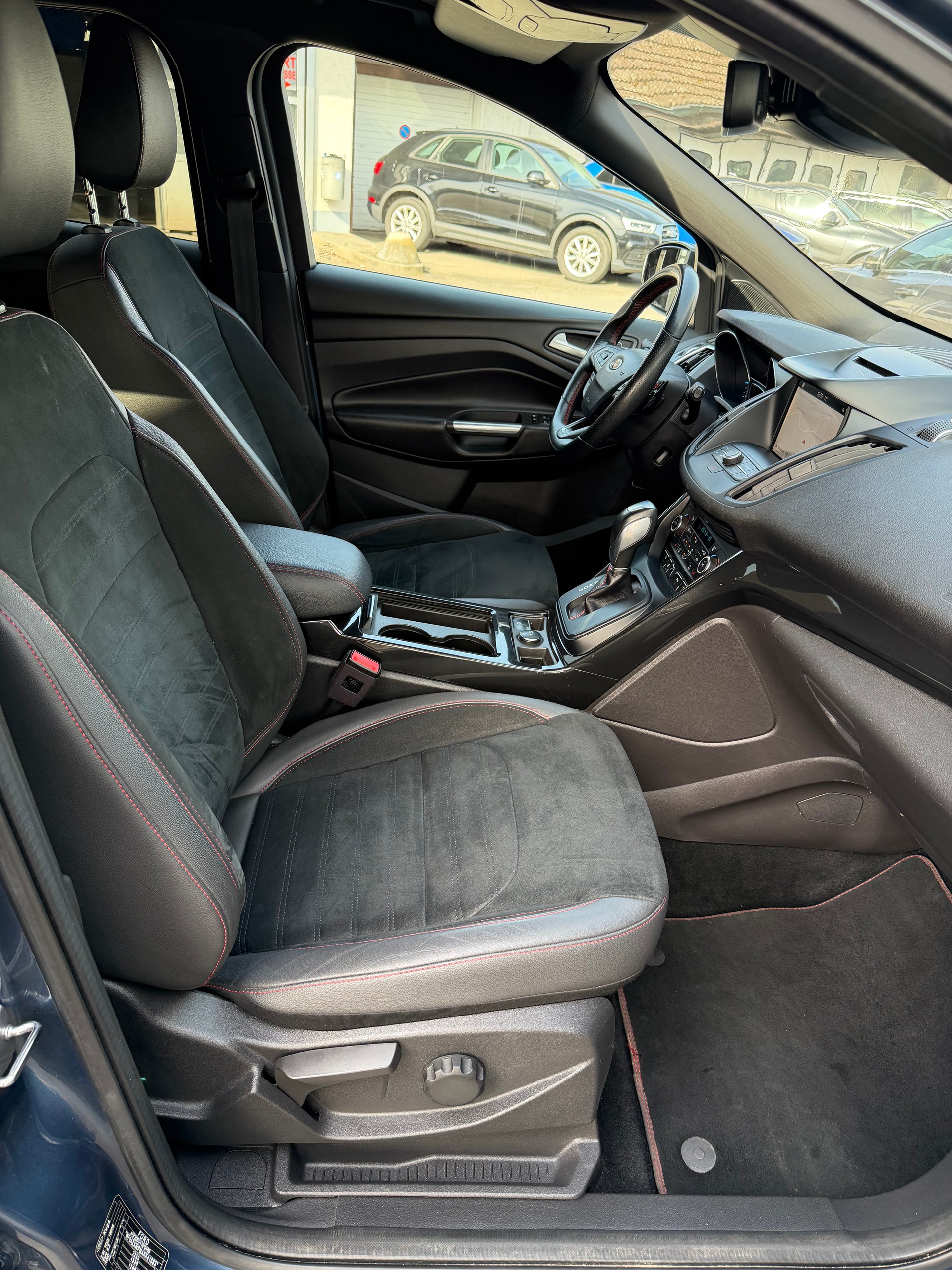 FORD Kuga 2.0 TDCi ST Line High 4WD PowerShift-image-14
