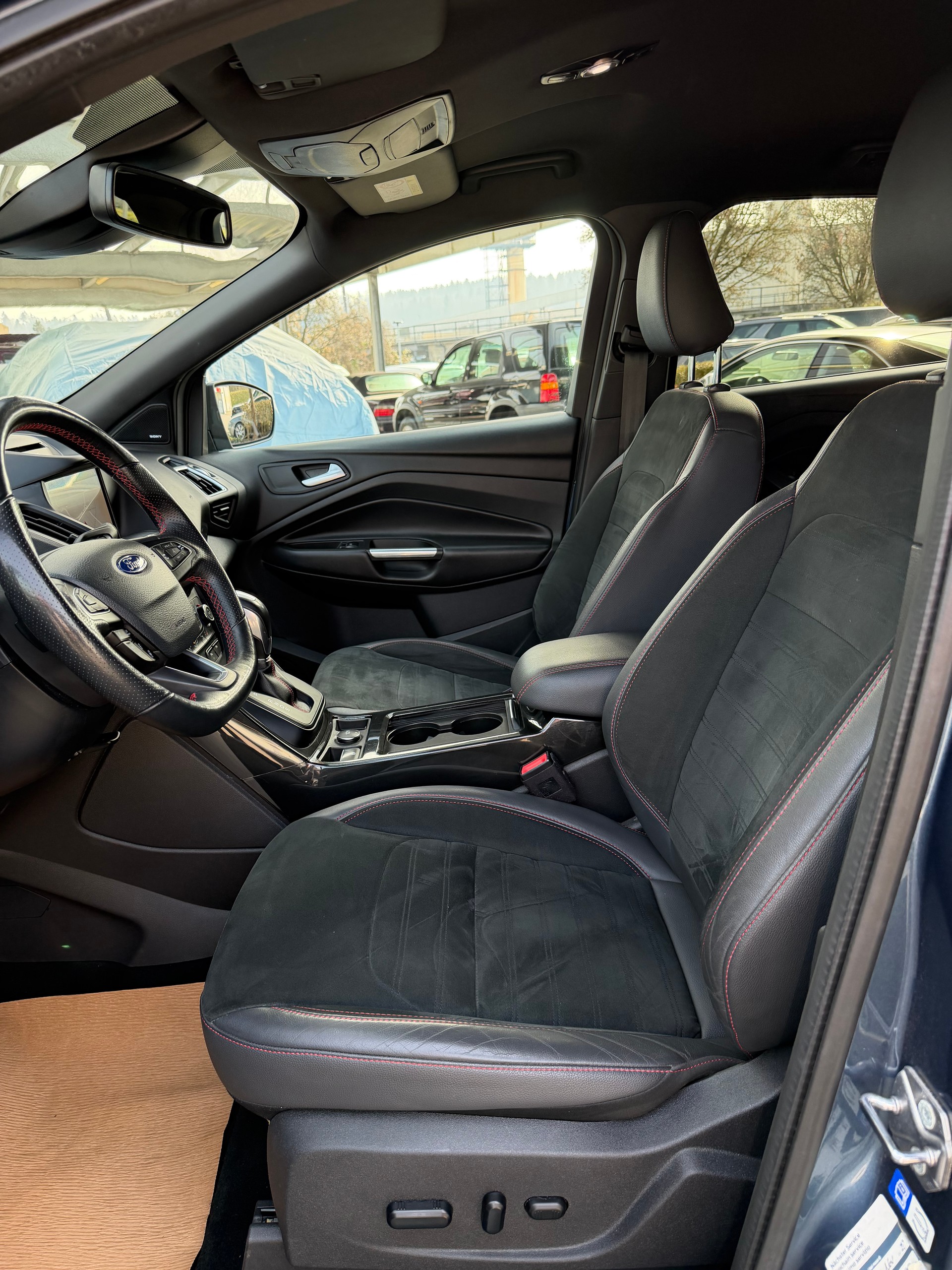 FORD Kuga 2.0 TDCi ST Line High 4WD PowerShift-image-8