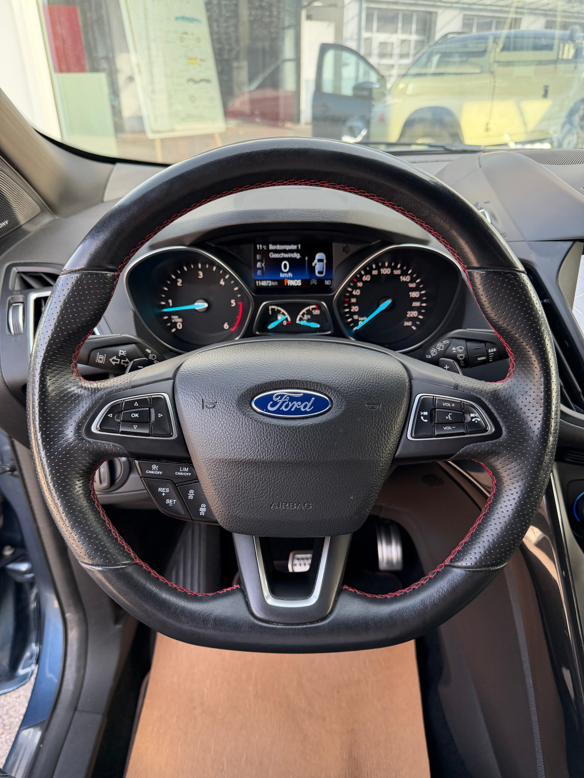 FORD Kuga 2.0 TDCi ST Line High 4WD PowerShift-image-10