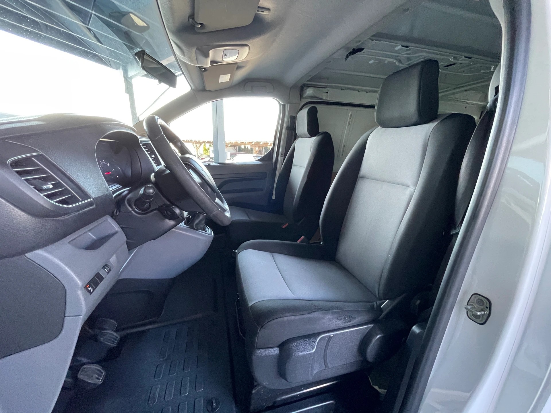 PEUGEOT Expert 2.0 BlueHDi 120 Active Standard-image-10