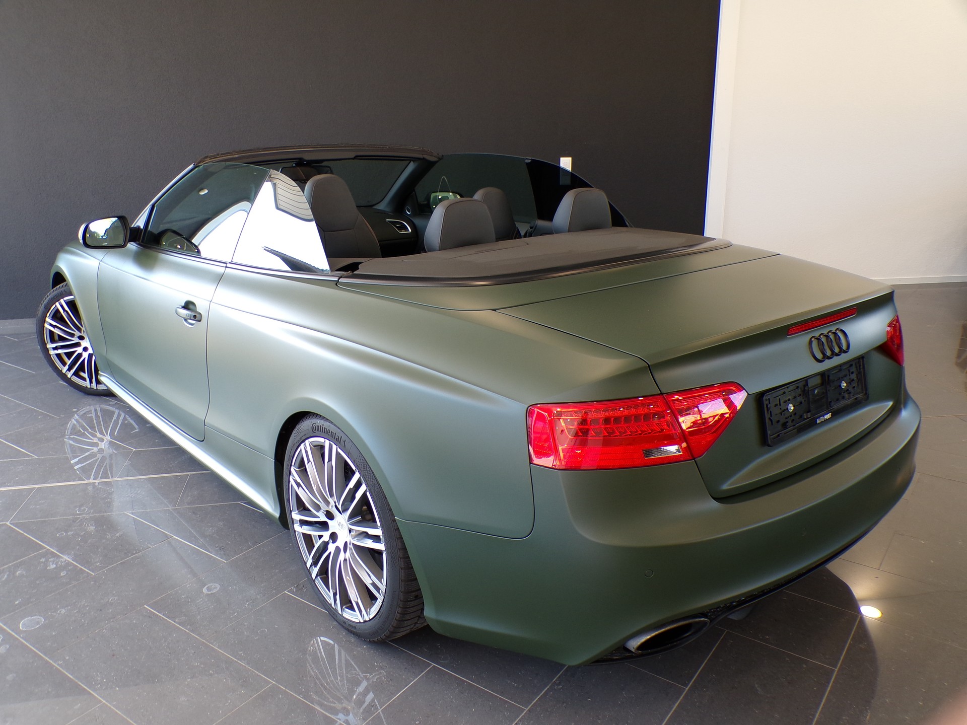 AUDI RS5 Cabrio 4.2 FSI quattro S-tronic-image-5