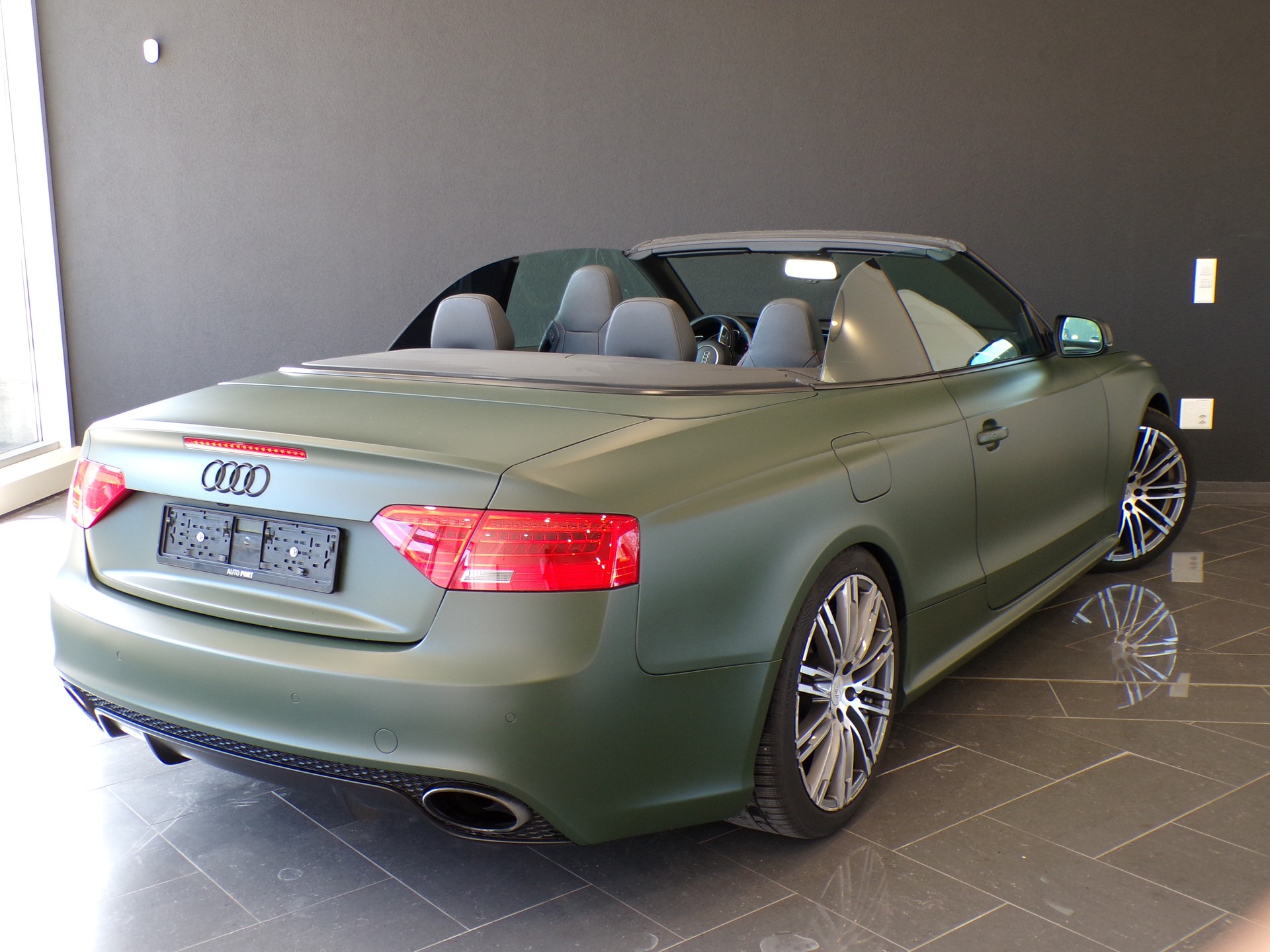 AUDI RS5 Cabrio 4.2 FSI quattro S-tronic-image-7