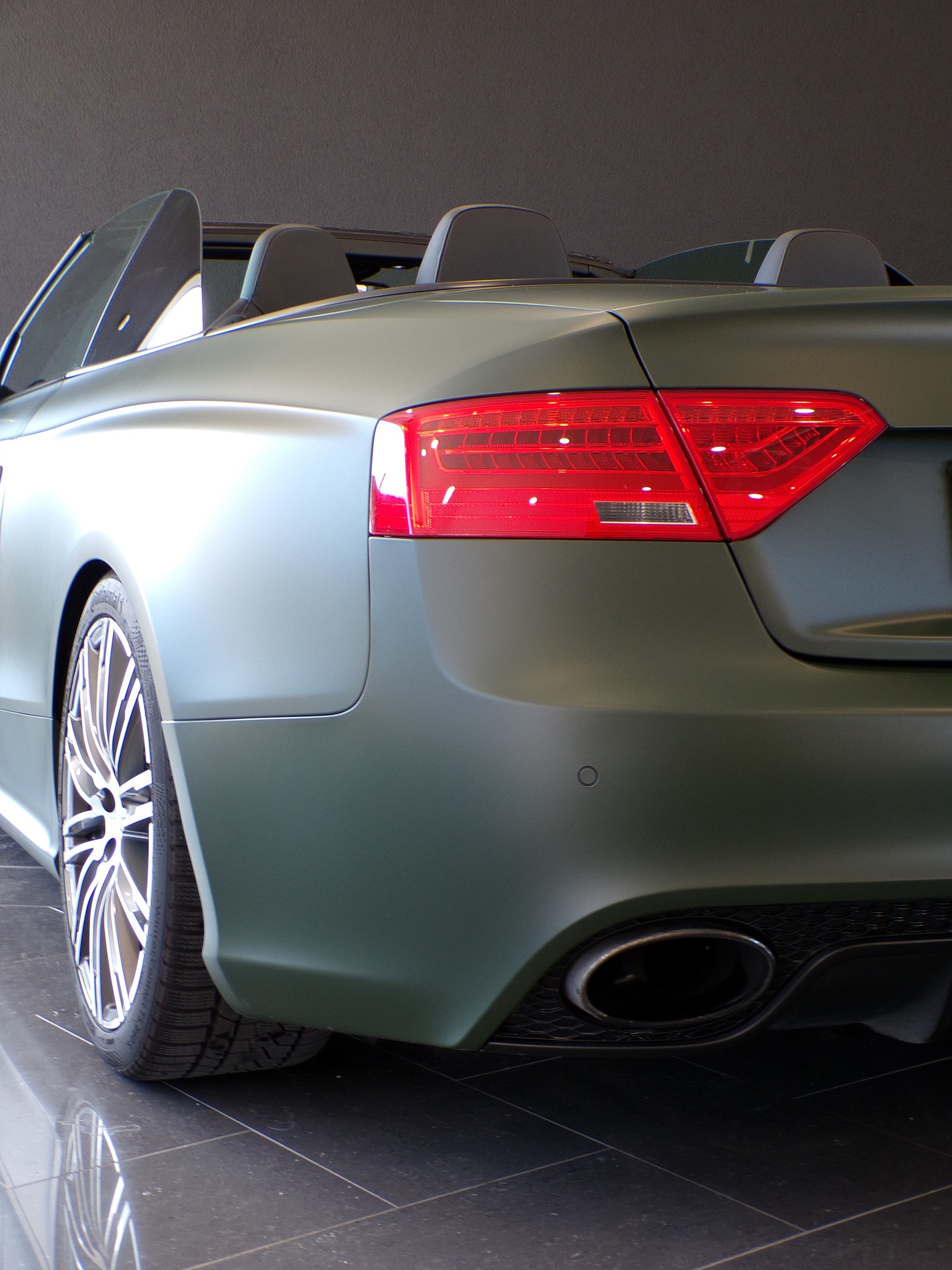AUDI RS5 Cabrio 4.2 FSI quattro S-tronic-image-6