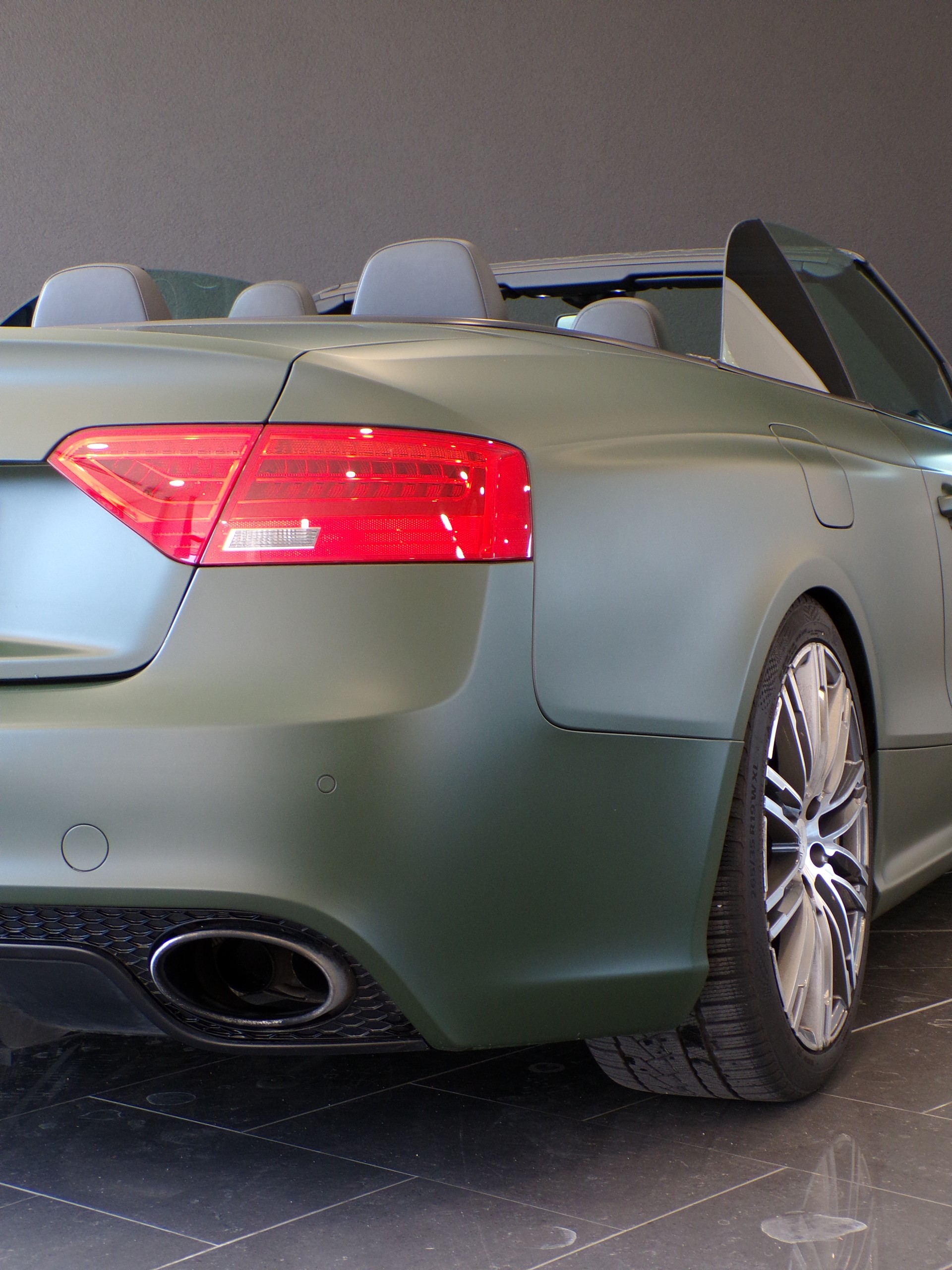 AUDI RS5 Cabrio 4.2 FSI quattro S-tronic-image-8