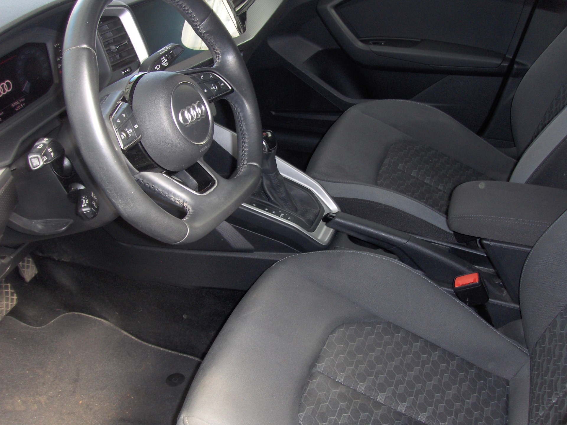 AUDI A1 Sportback 35 TFSI S-tronic-image-4