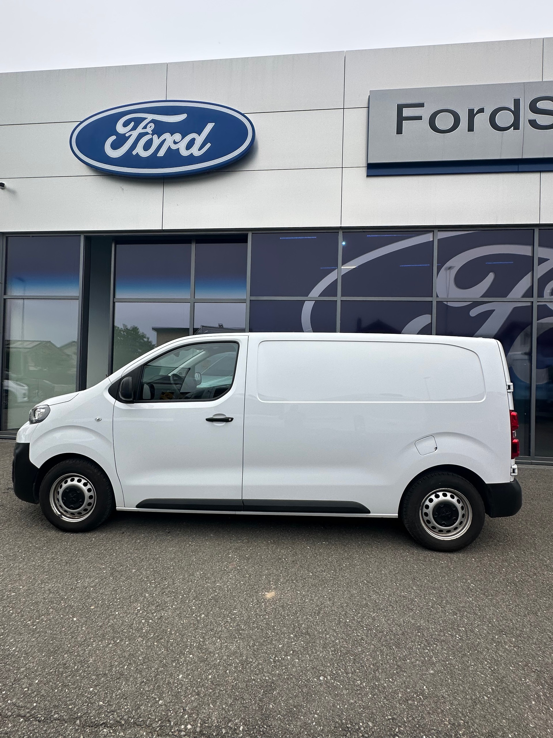 PEUGEOT Expert fourg. Standard 1.5 BlueHDi-image-2