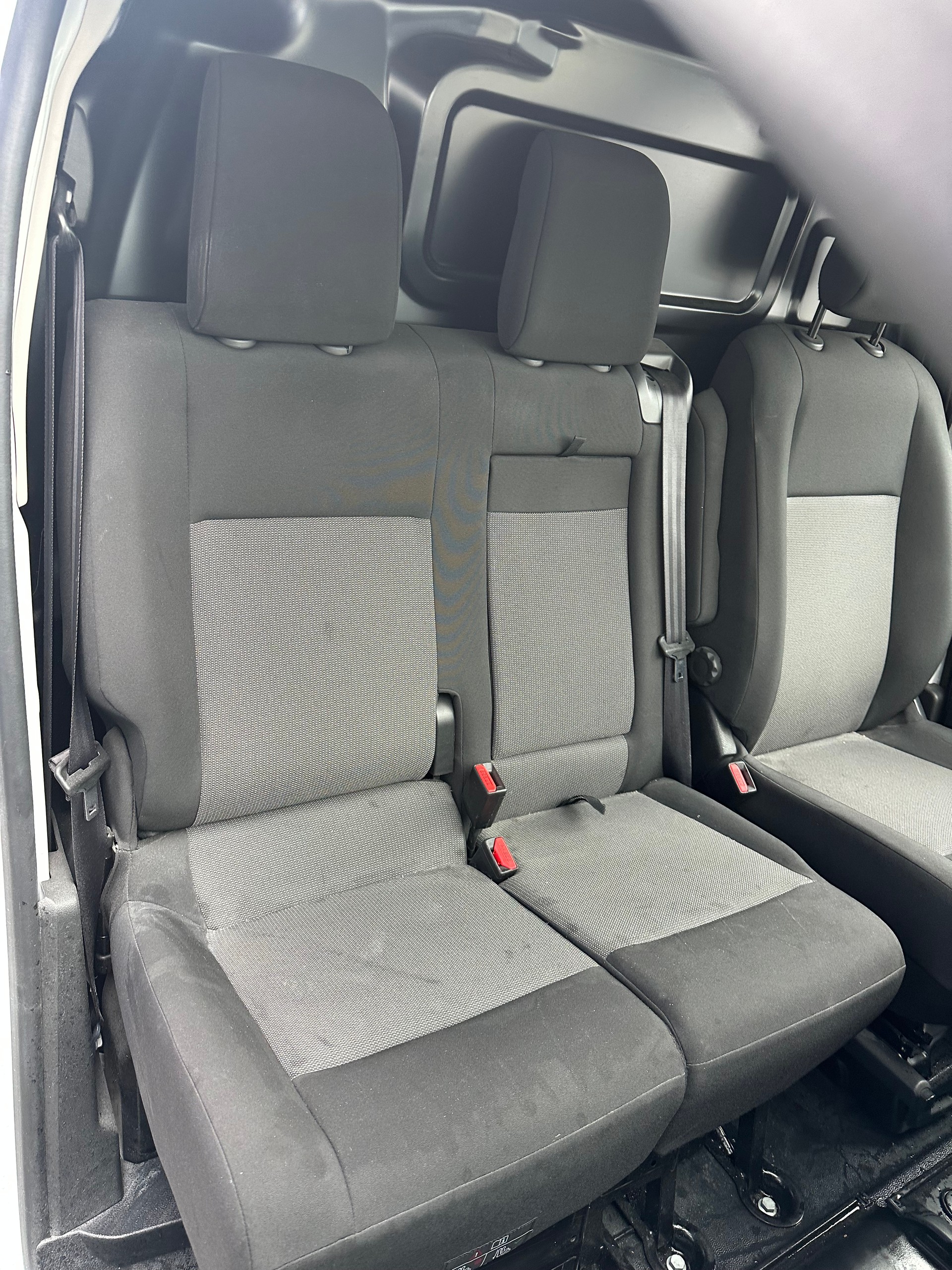 PEUGEOT Expert fourg. Standard 1.5 BlueHDi-image-13