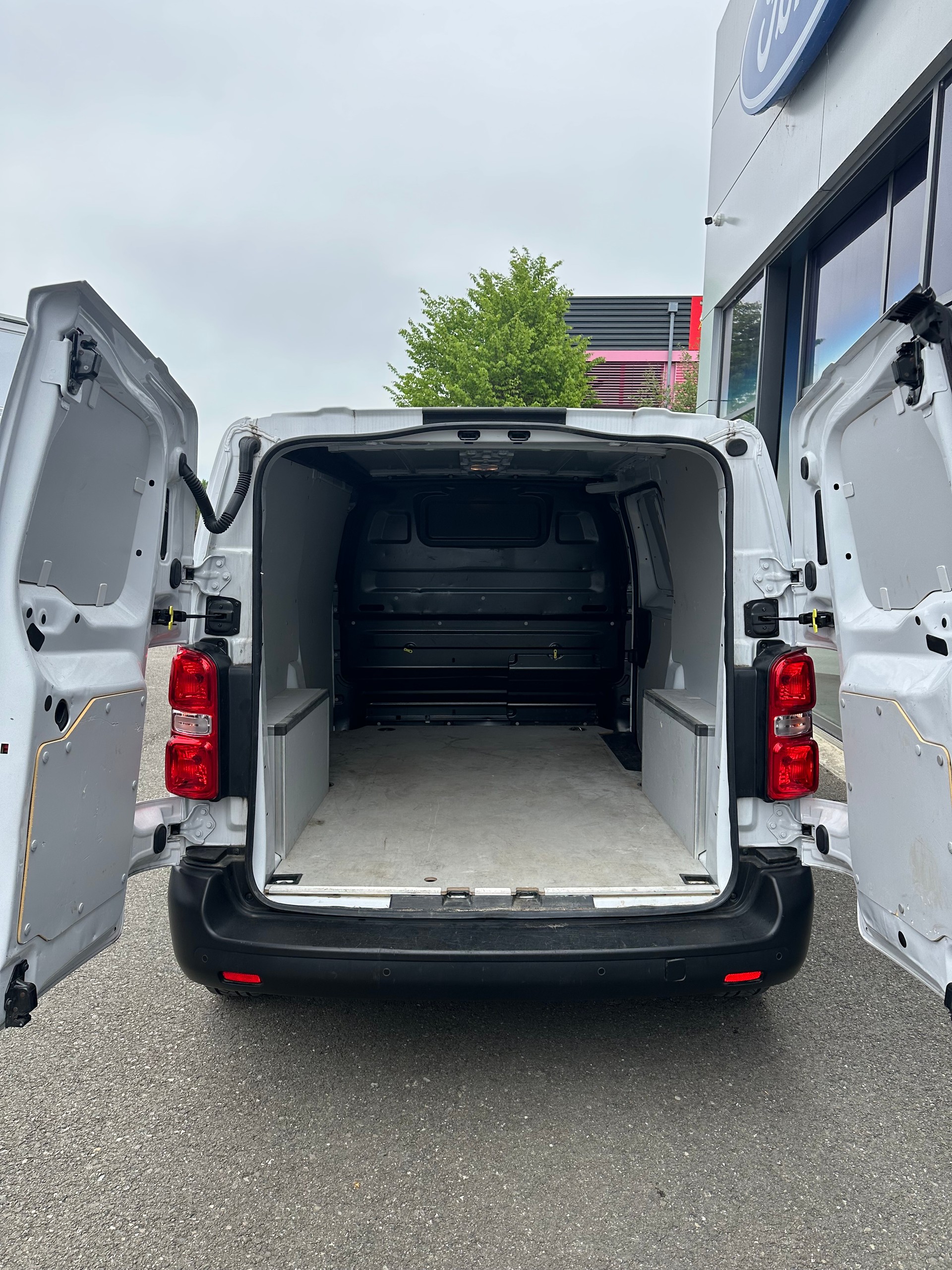 PEUGEOT Expert fourg. Standard 1.5 BlueHDi-image-6