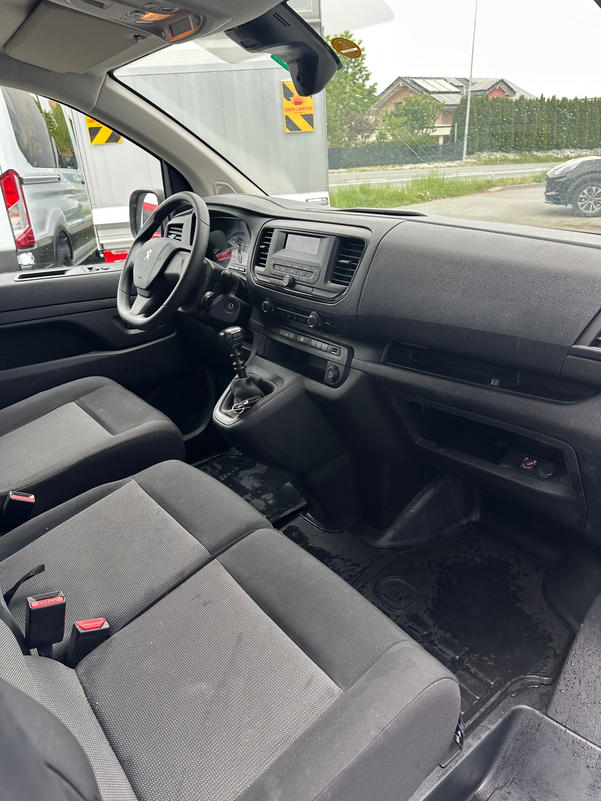 PEUGEOT Expert fourg. Standard 1.5 BlueHDi-image-12