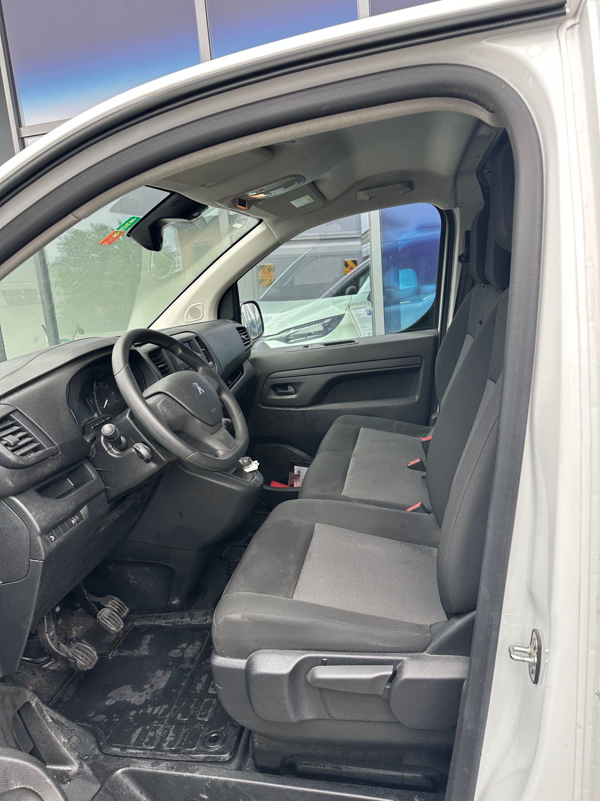 PEUGEOT Expert fourg. Standard 1.5 BlueHDi-image-10