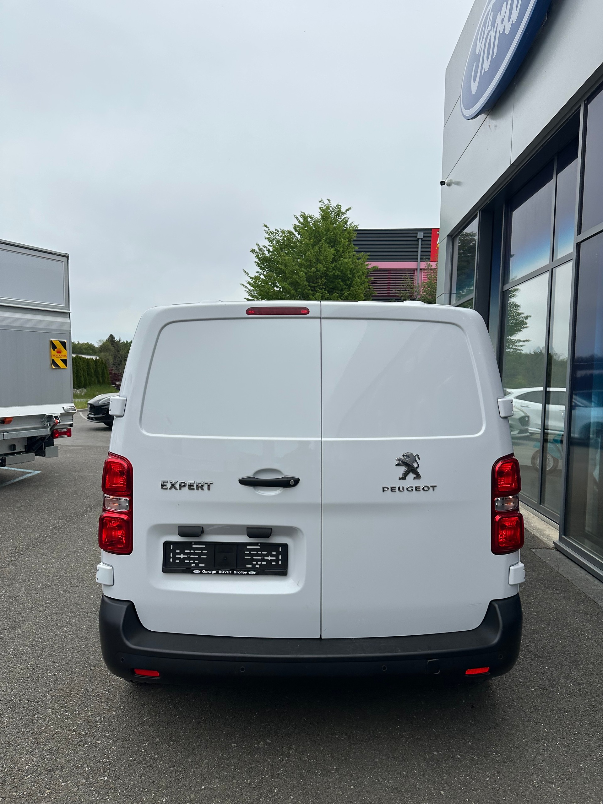 PEUGEOT Expert fourg. Standard 1.5 BlueHDi-image-4