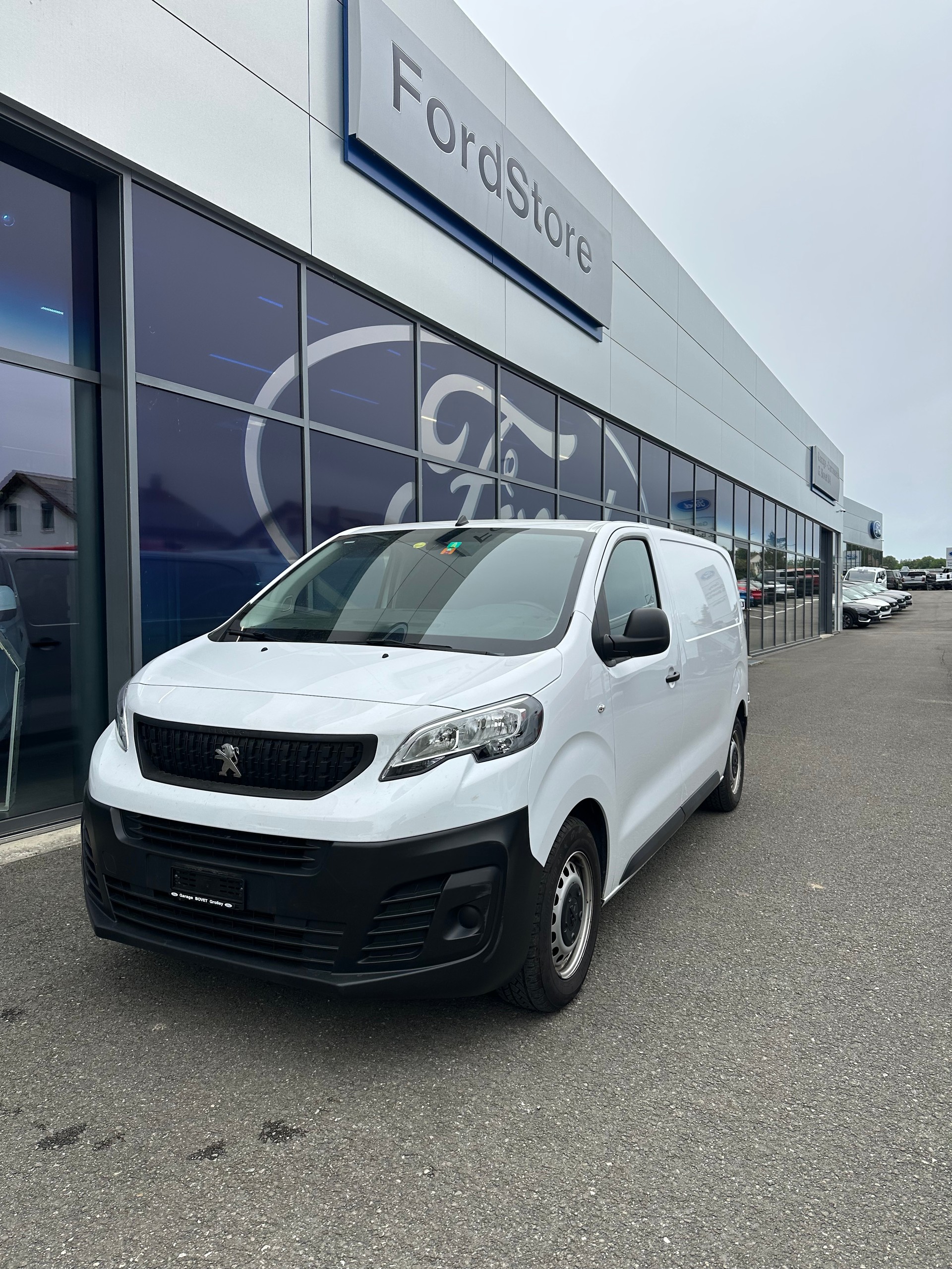 PEUGEOT Expert fourg. Standard 1.5 BlueHDi-image-1