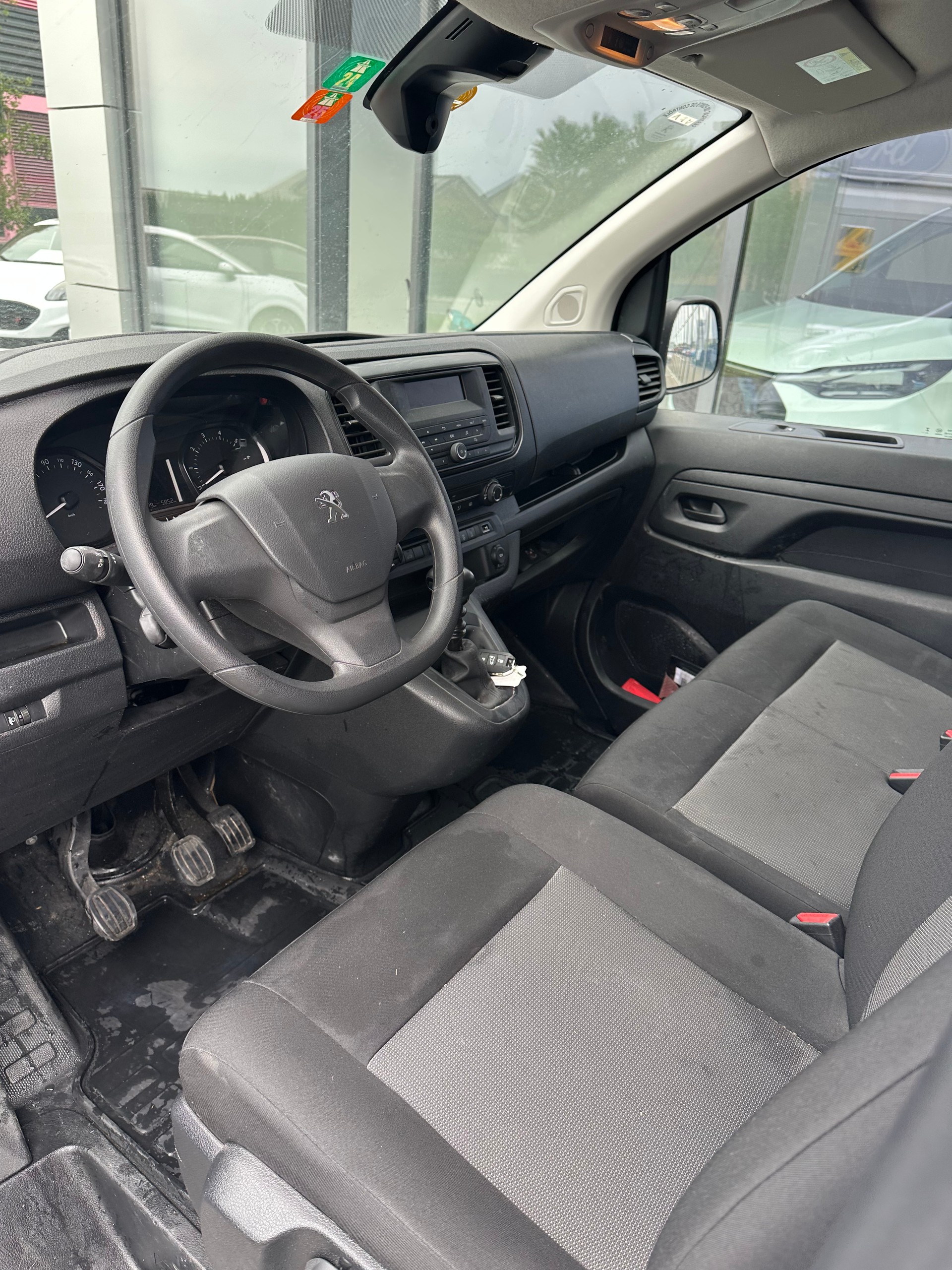 PEUGEOT Expert fourg. Standard 1.5 BlueHDi-image-9