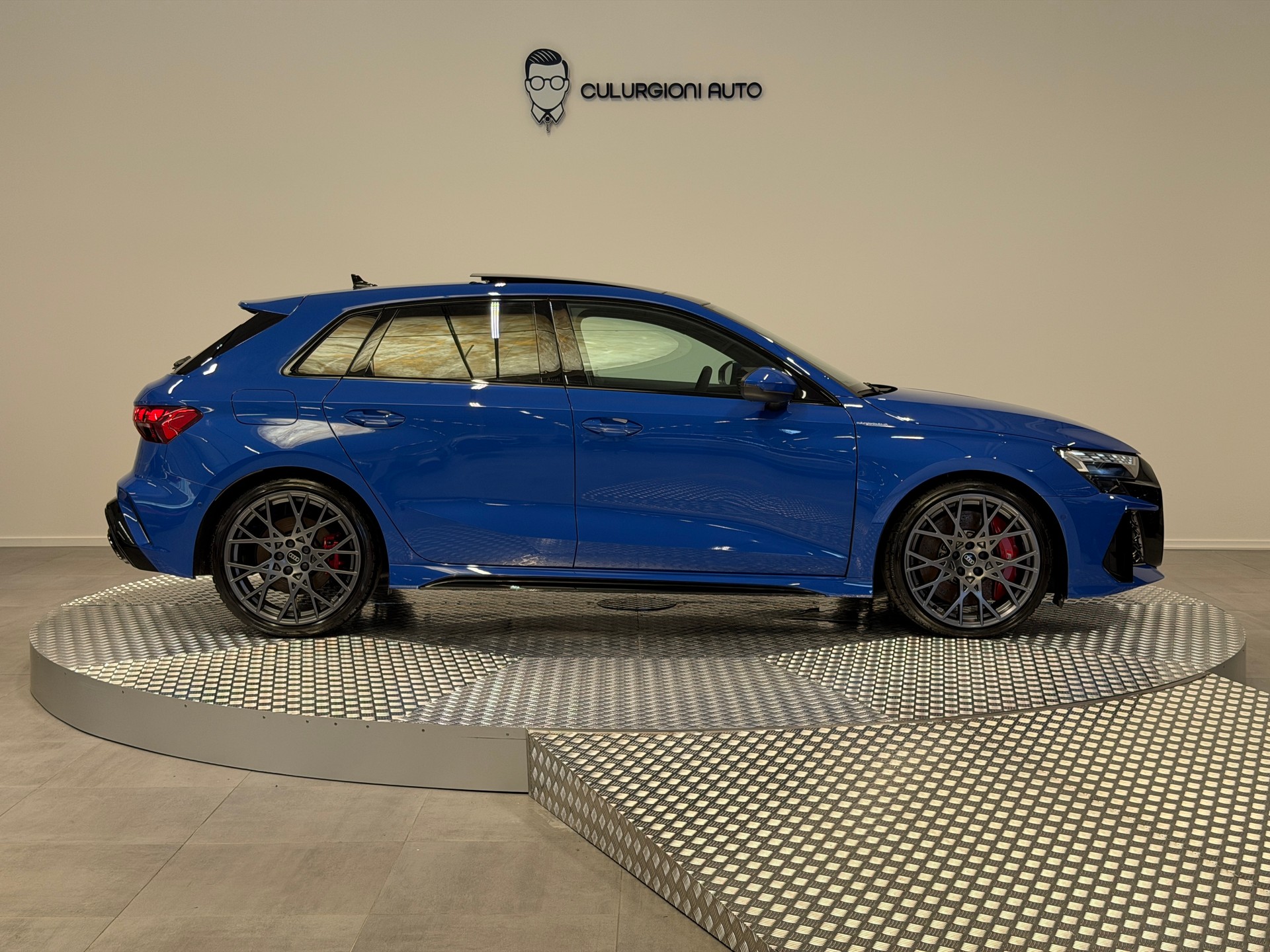 AUDI RS3 Sportback 2.5 TSI quattro S-tronic-showroom-element-3