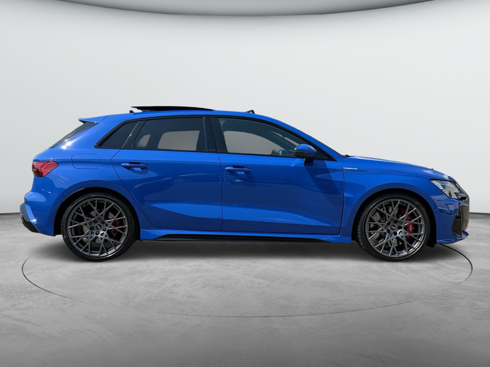 AUDI RS3 Sportback 2.5 TSI quattro S-tronic-showroom-element-3