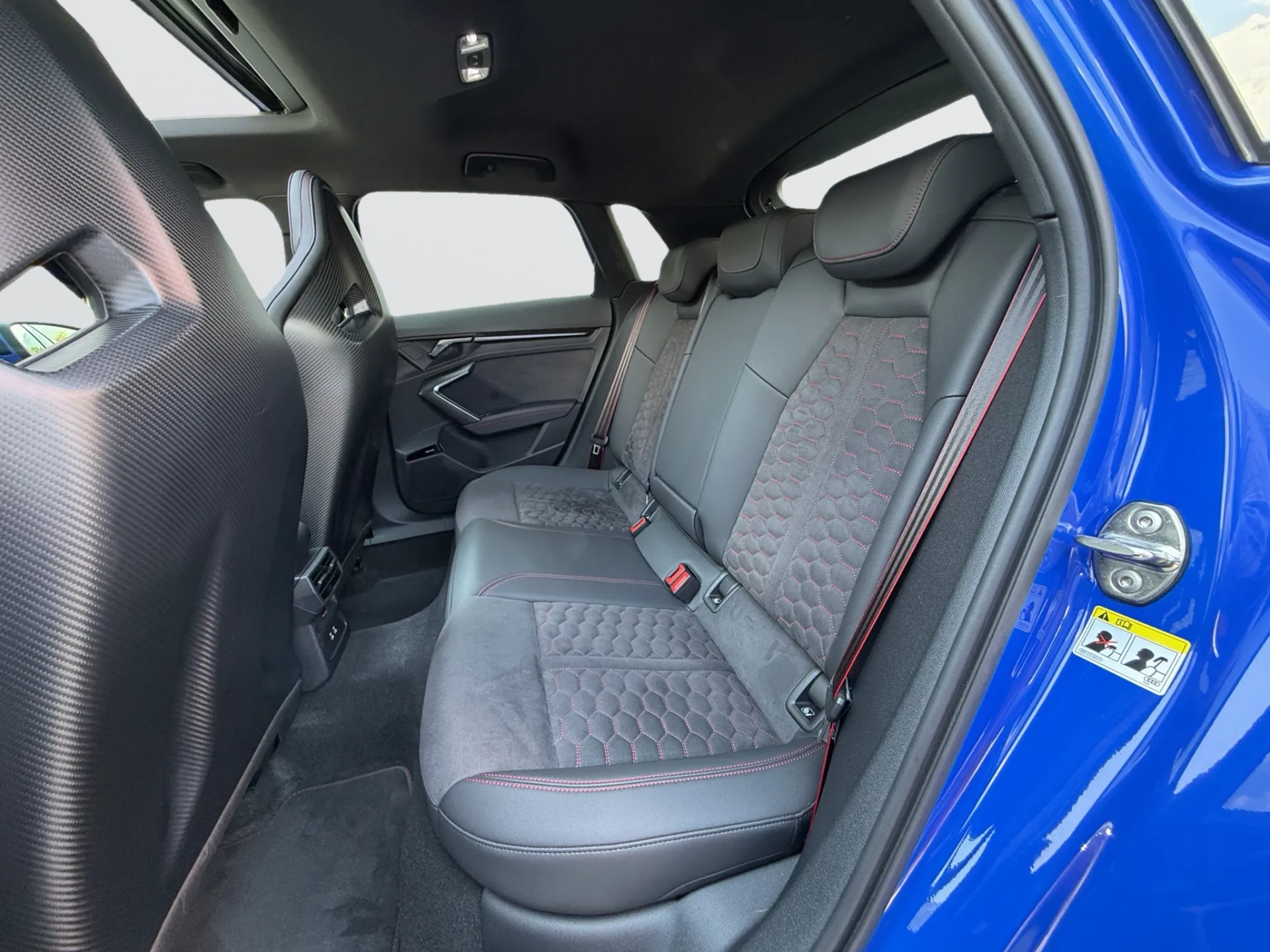 AUDI RS3 Sportback 2.5 TSI quattro S-tronic-image-10