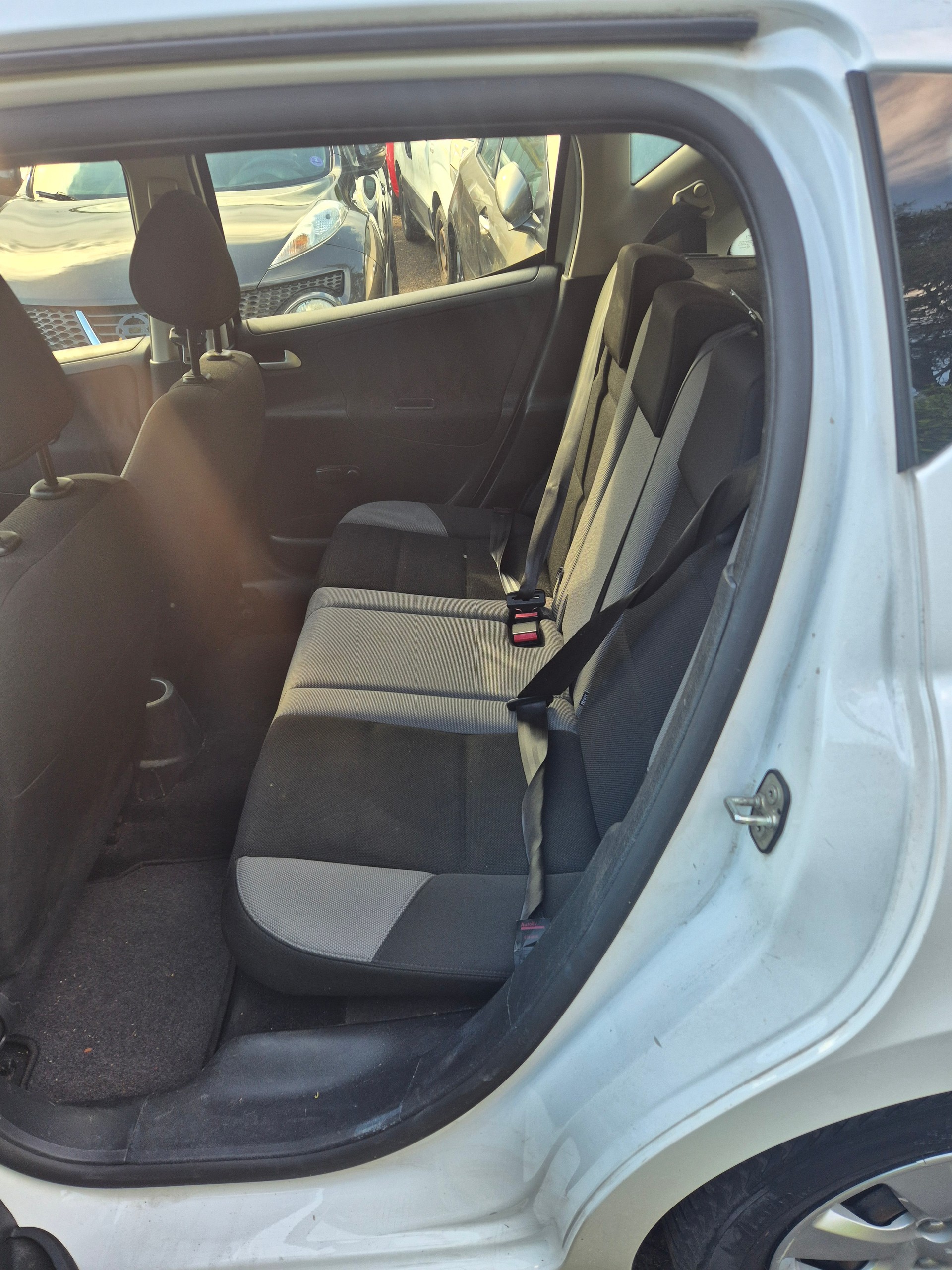 PEUGEOT 207 SW 1.4 16V Trendy-image-9