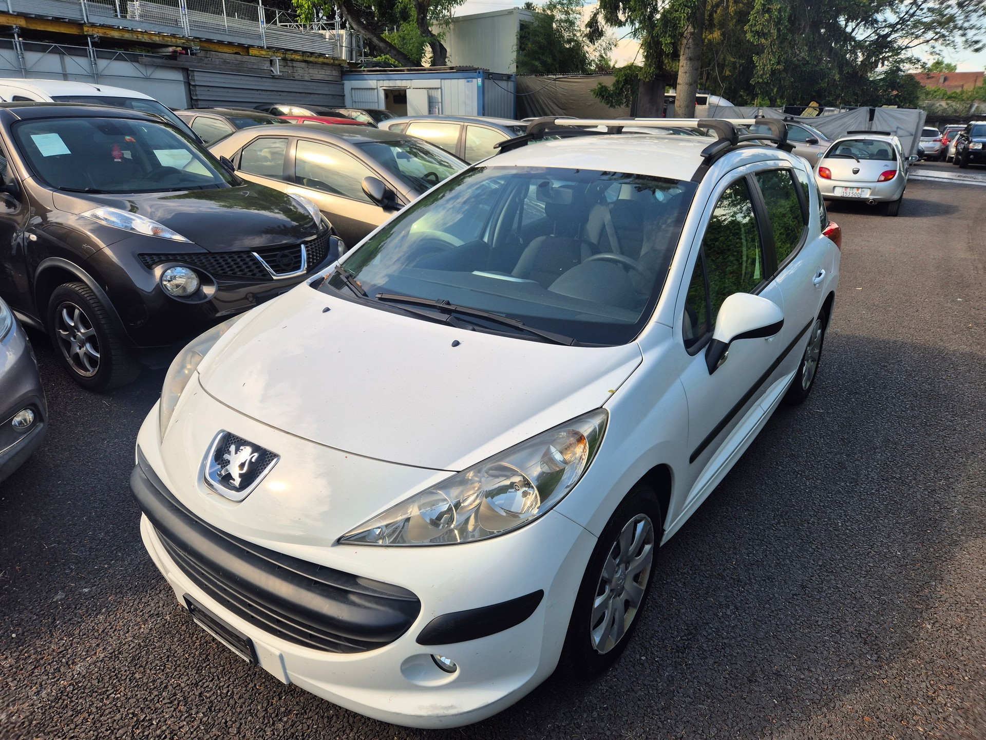 PEUGEOT 207 SW 1.4 16V Trendy-image-2