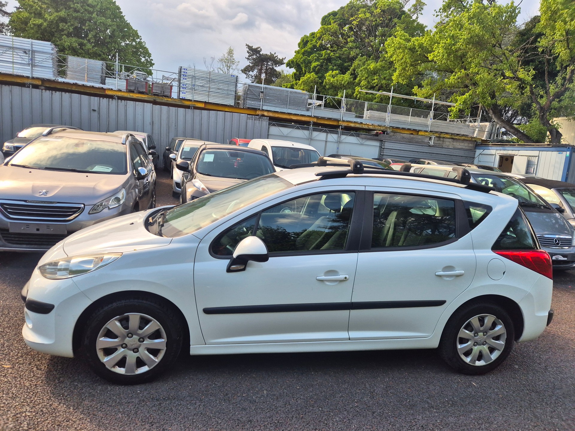 PEUGEOT 207 SW 1.4 16V Trendy-image-4