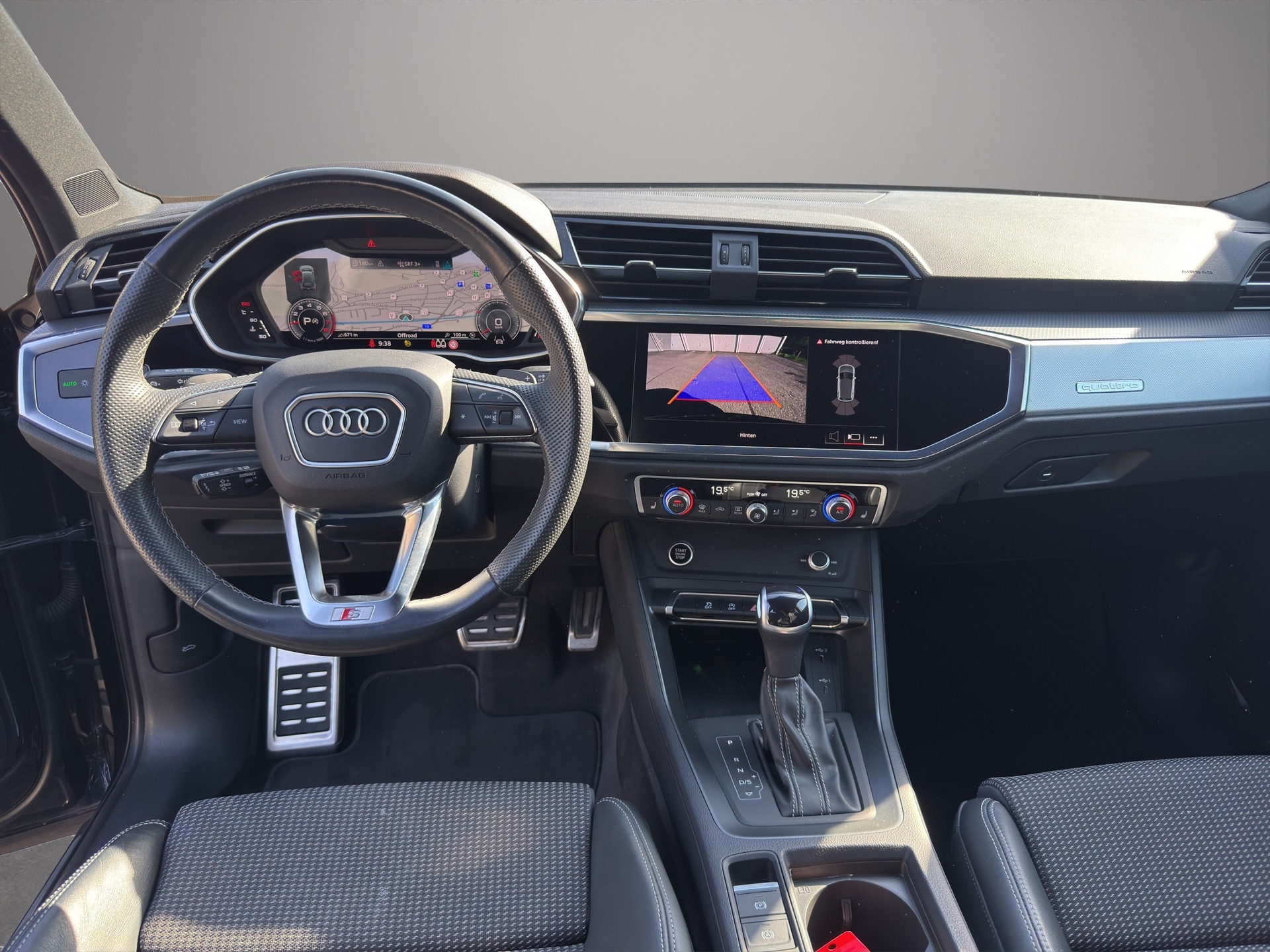 AUDI Q3 40 TFSI S line quattro S-tronic-image-12
