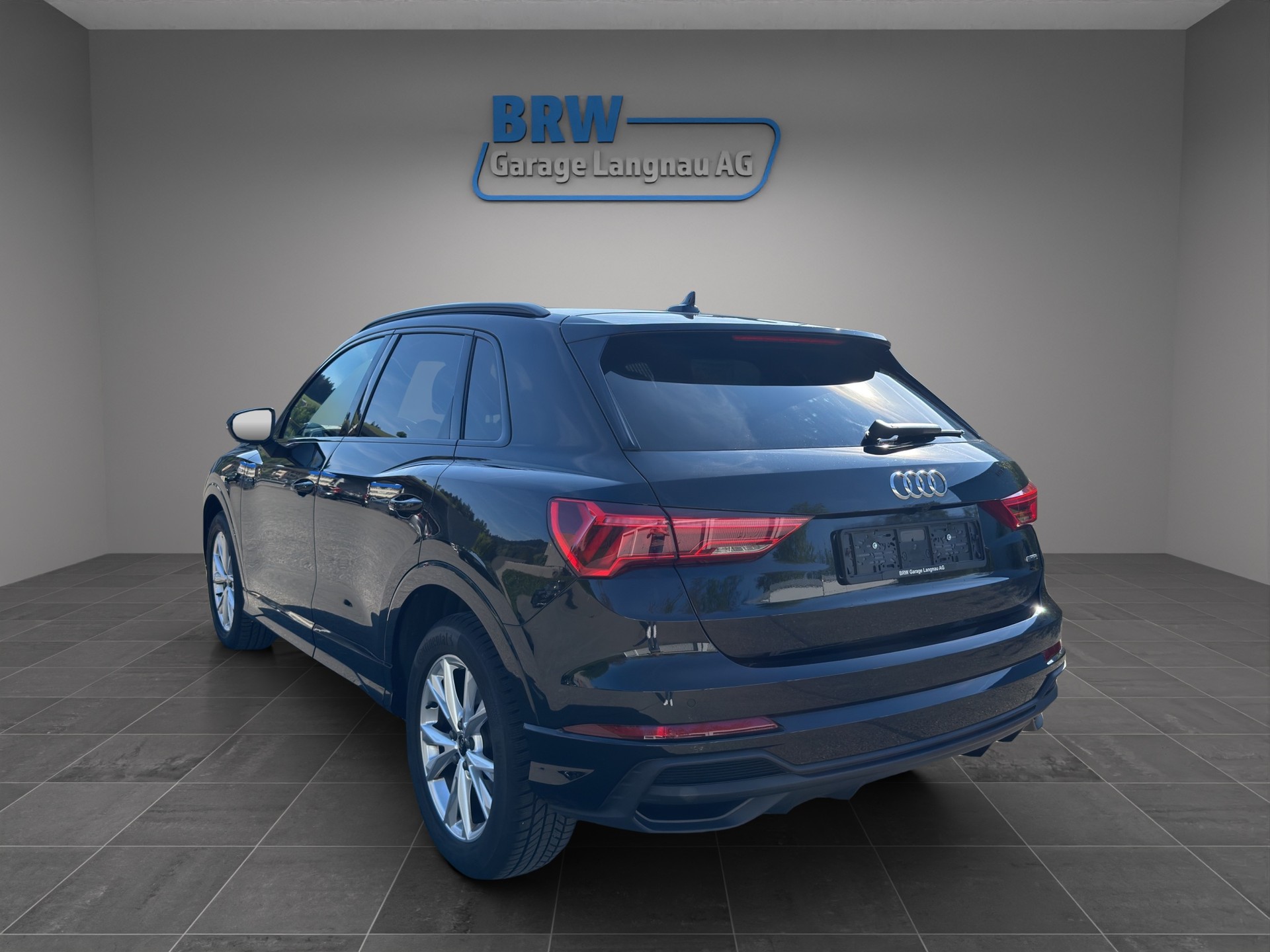 AUDI Q3 40 TFSI S line quattro S-tronic-showroom-element-2