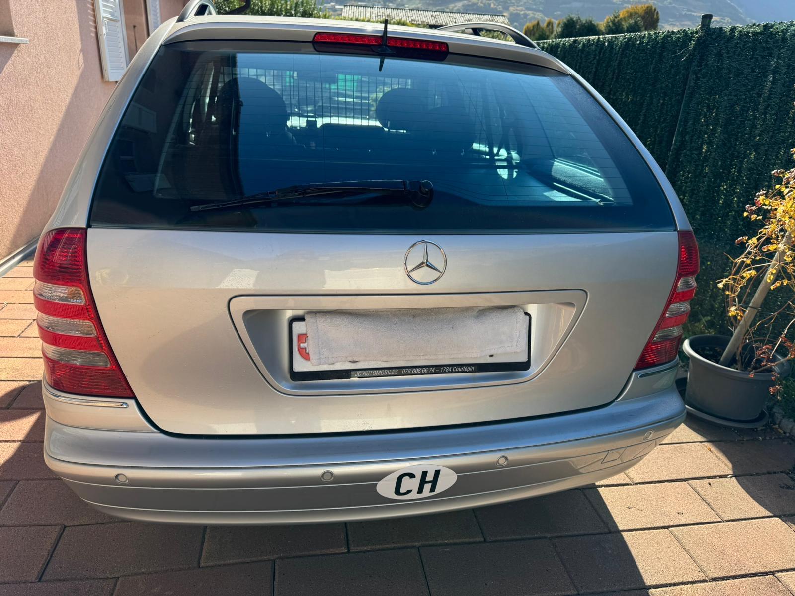 MERCEDES-BENZ C 320 V6 4matic-image-4