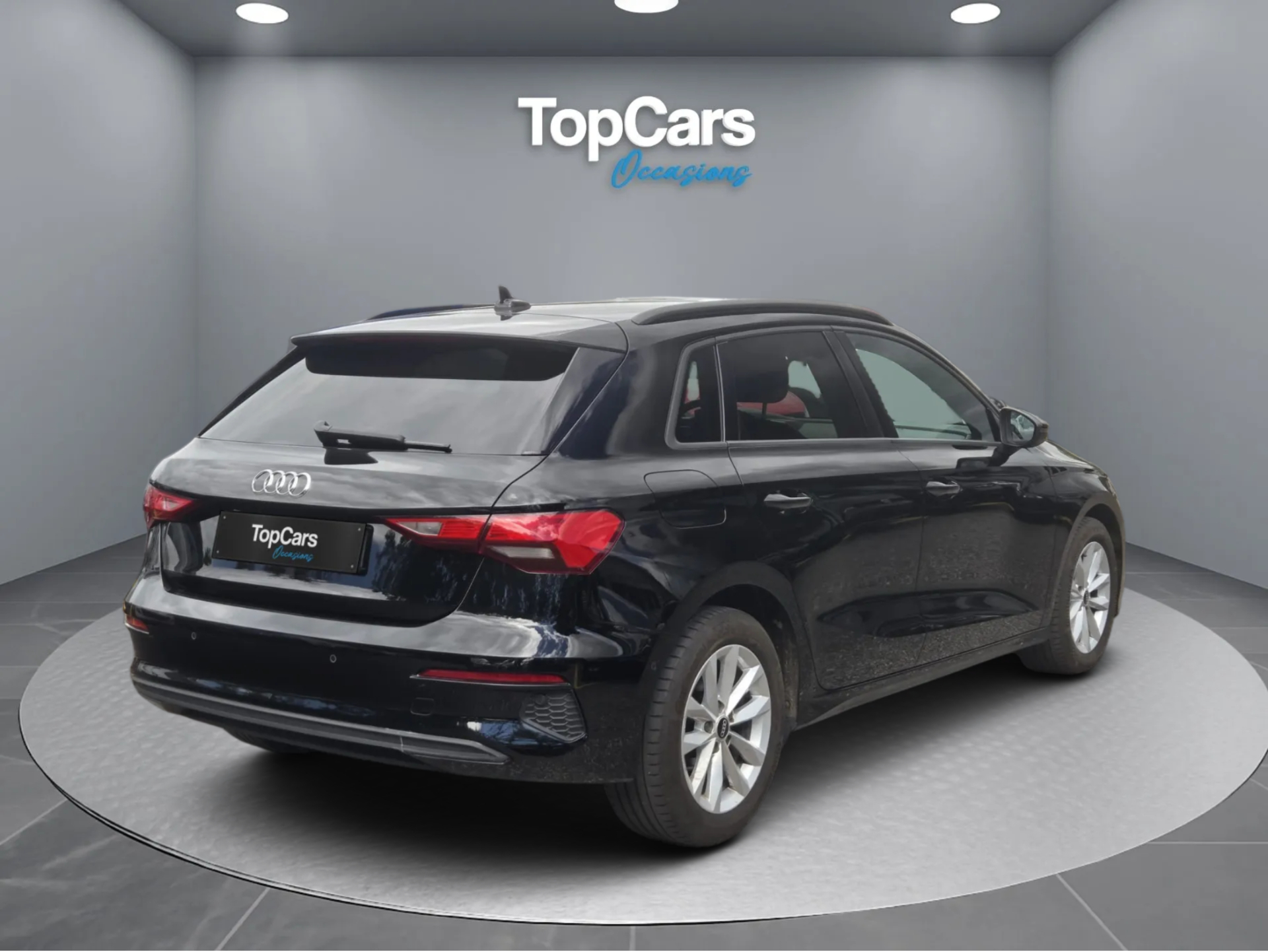 AUDI A3 Sportback 35 TFSI Attraction S-tronic ** Service & MFK ** Expertise & service du jour ** Mild Hybride ** Rabais plaques %-image-1