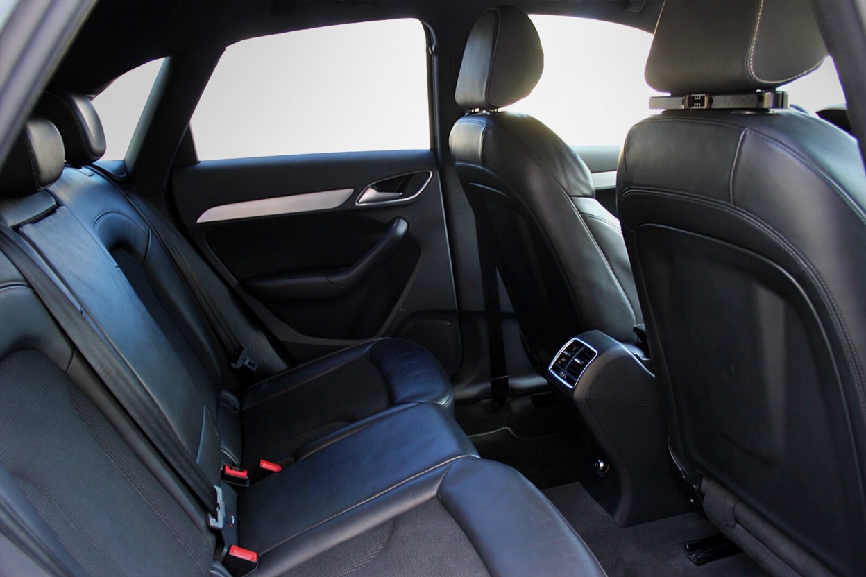AUDI Q3 2.0 TDI sport quattro S-tronic-image-11