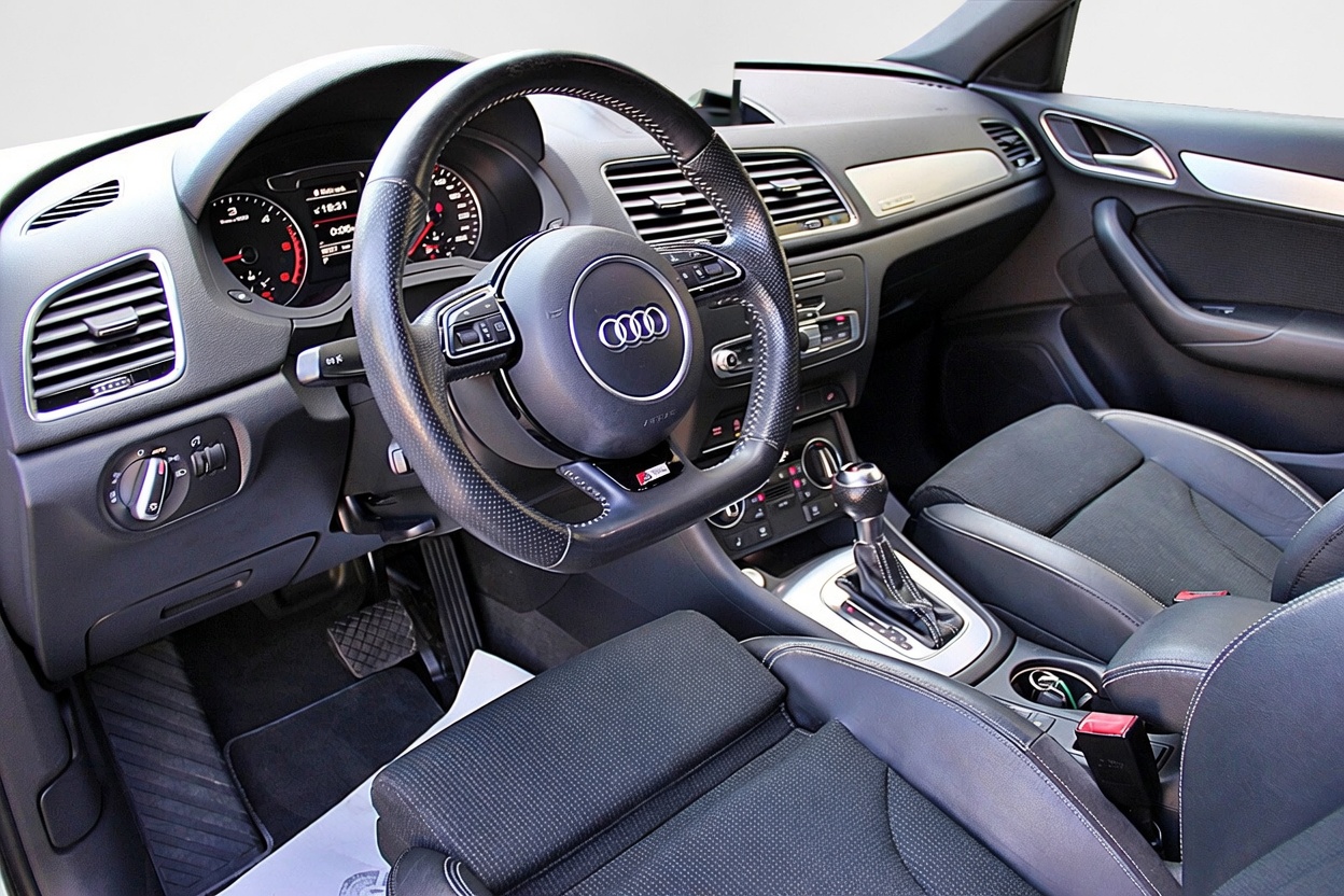 AUDI Q3 2.0 TDI sport quattro S-tronic-image-8