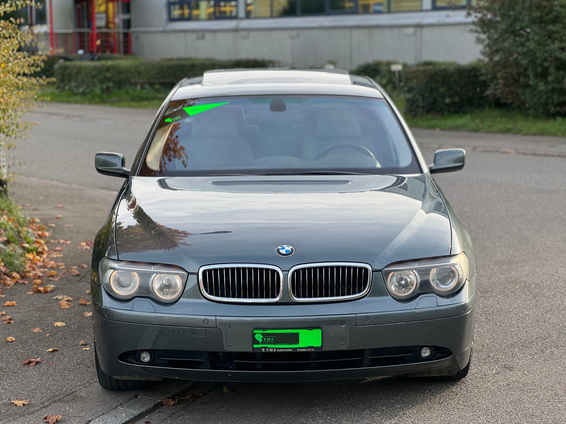 BMW 745i-image-3
